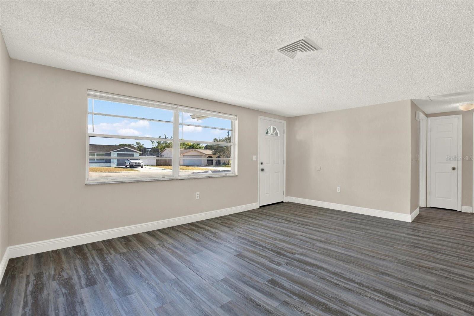 Image 9 of 29 For 6017 6th Avenue