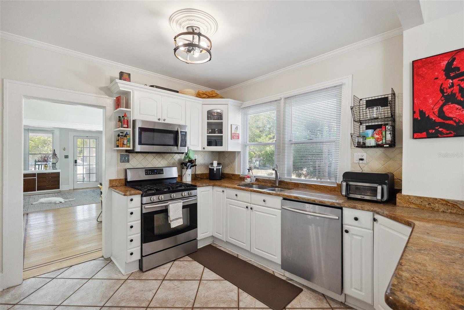 Image 16 of 55 For 920 16th Avenue N