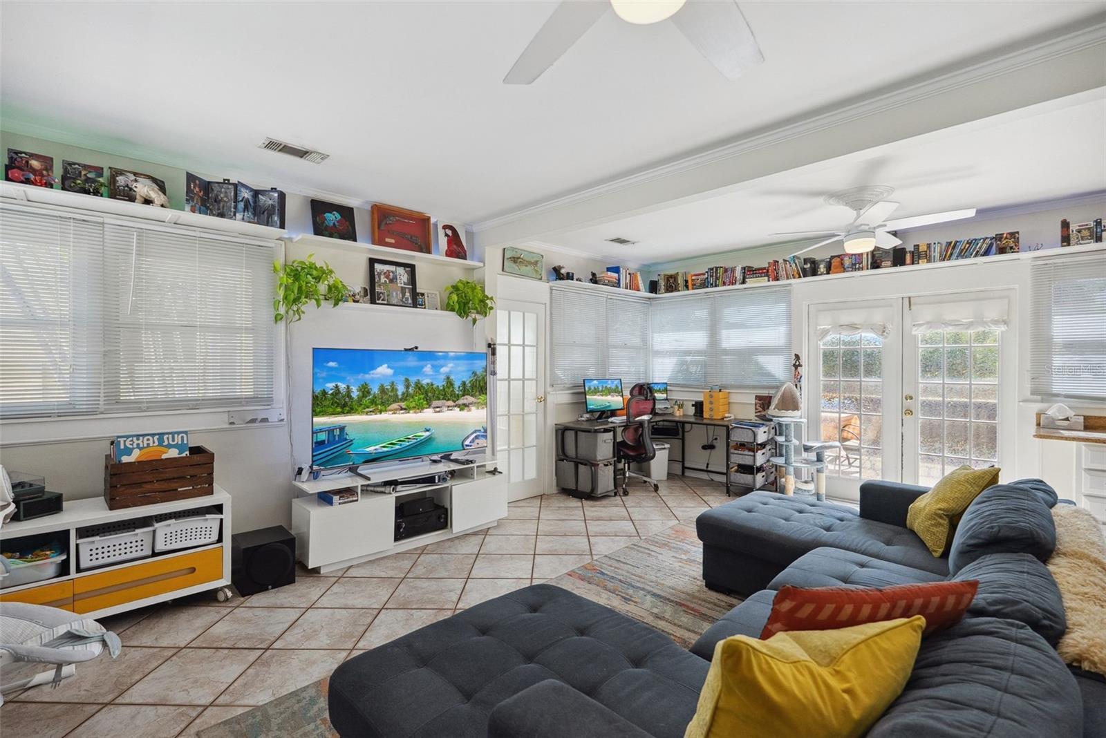 Image 18 of 55 For 920 16th Avenue N