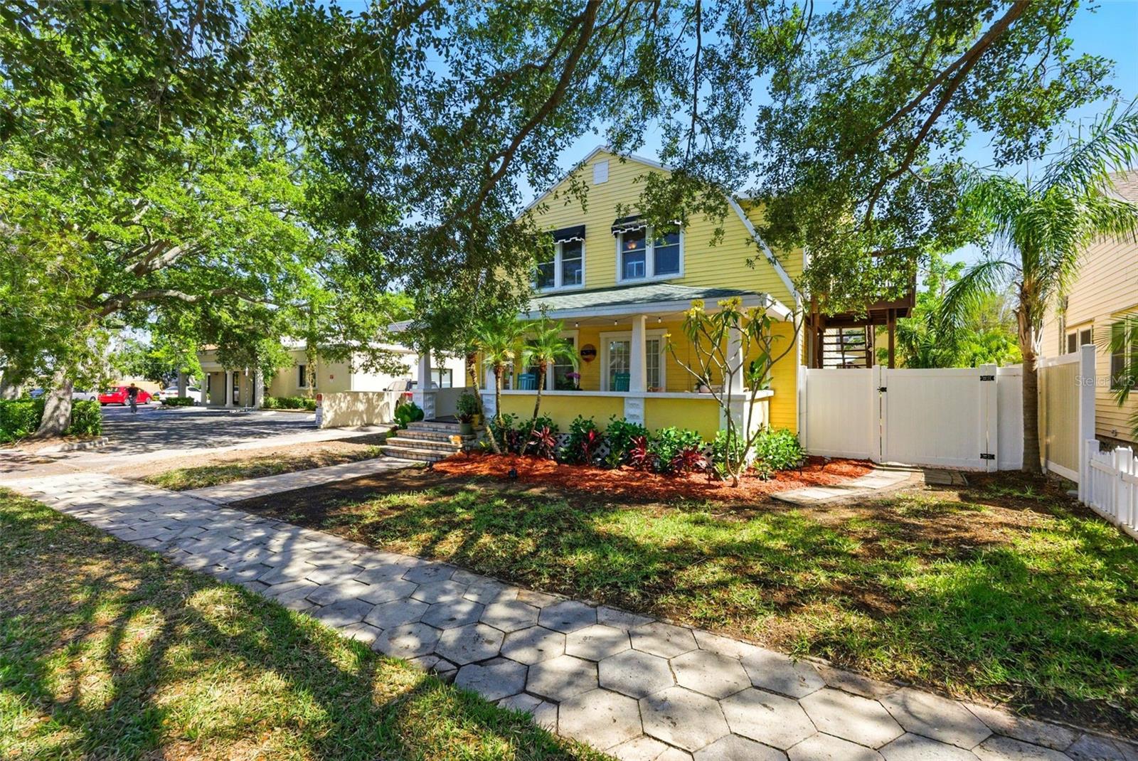 Image 2 of 55 For 920 16th Avenue N