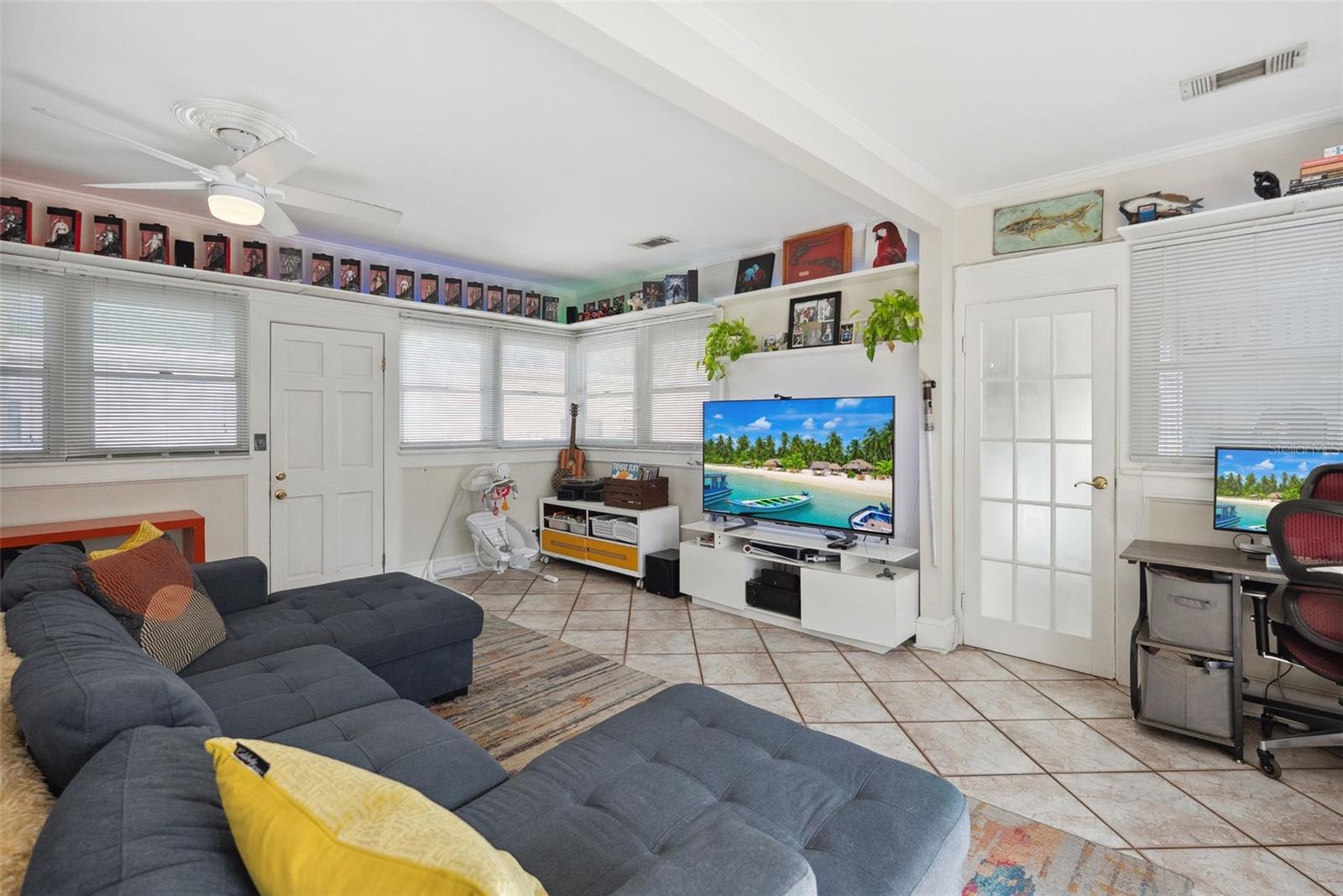 Image 21 of 55 For 920 16th Avenue N