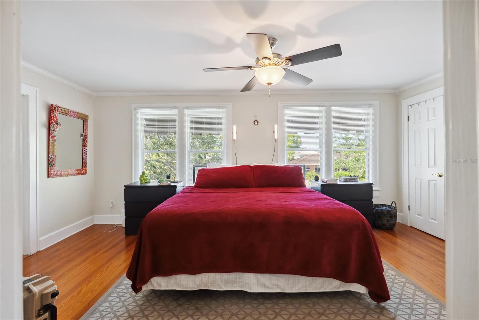 Image 23 of 55 For 920 16th Avenue N