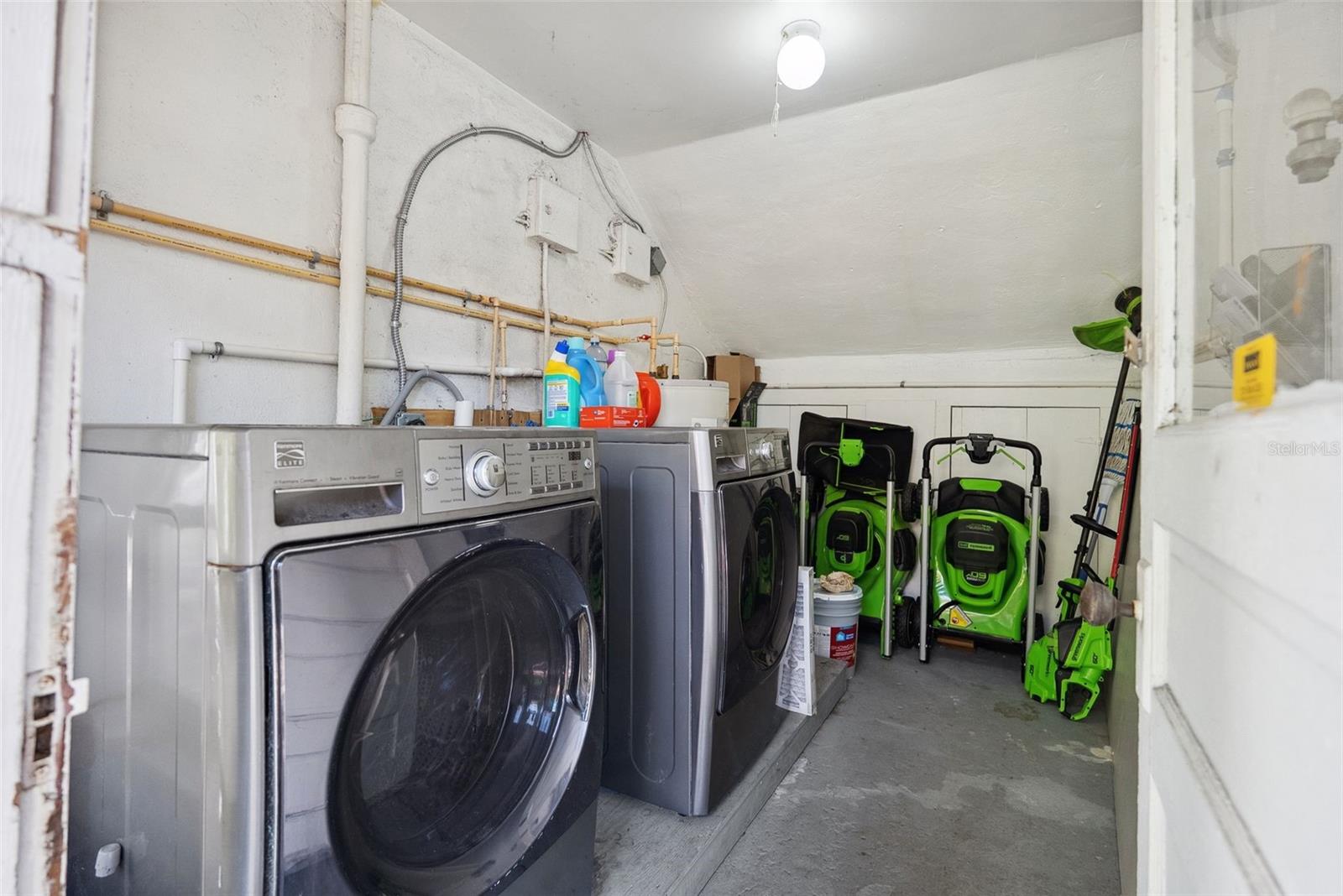 Image 36 of 55 For 920 16th Avenue N