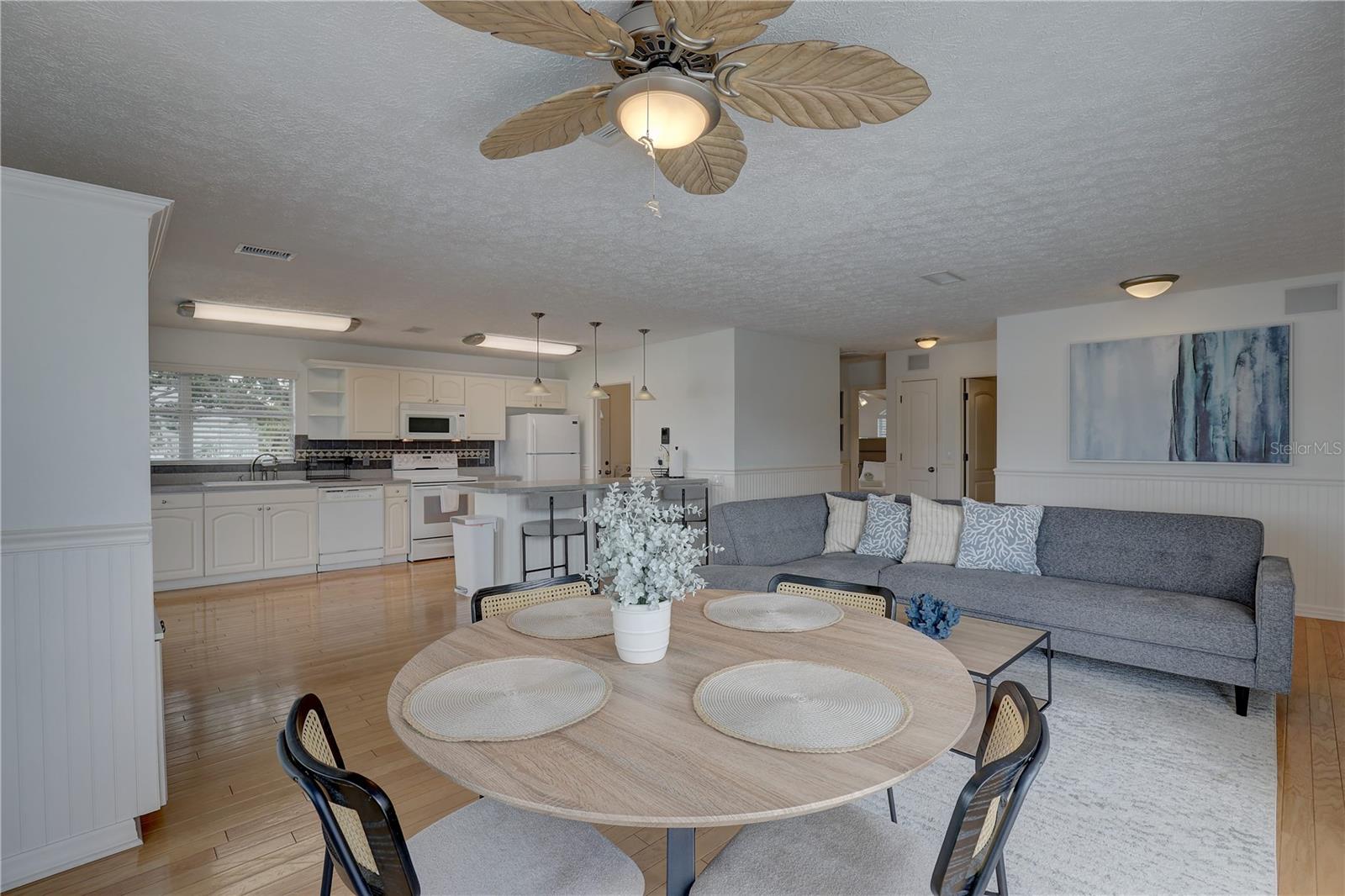 Image 11 of 67 For 9914 Alavista Drive
