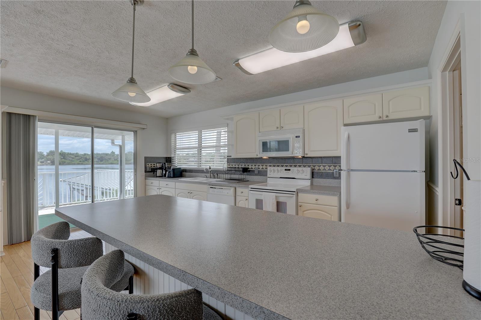 Image 17 of 67 For 9914 Alavista Drive