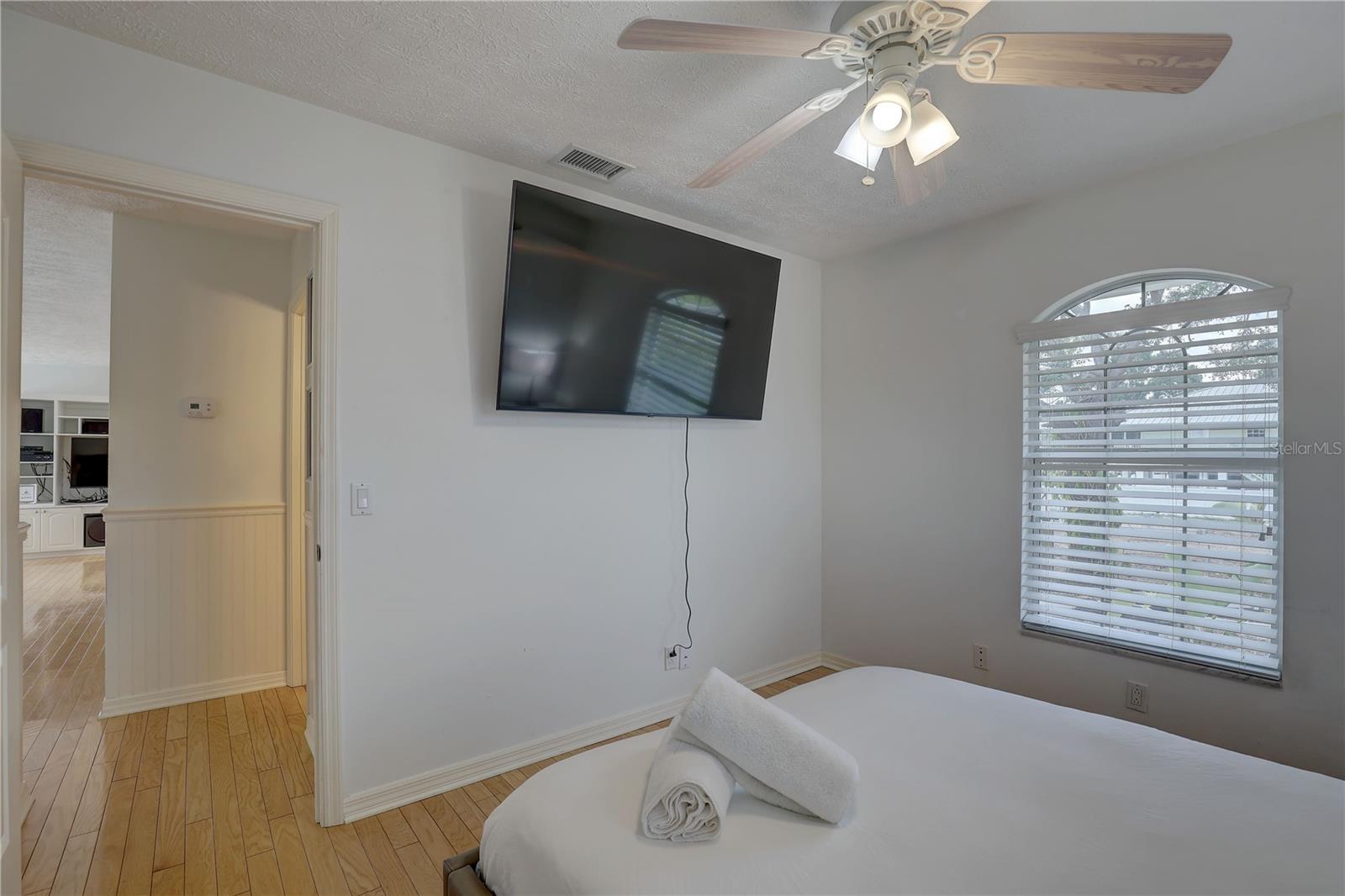 Image 21 of 67 For 9914 Alavista Drive