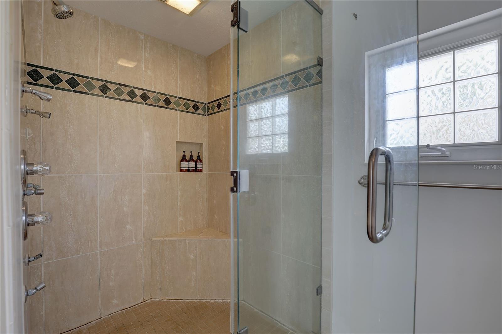 Image 31 of 67 For 9914 Alavista Drive