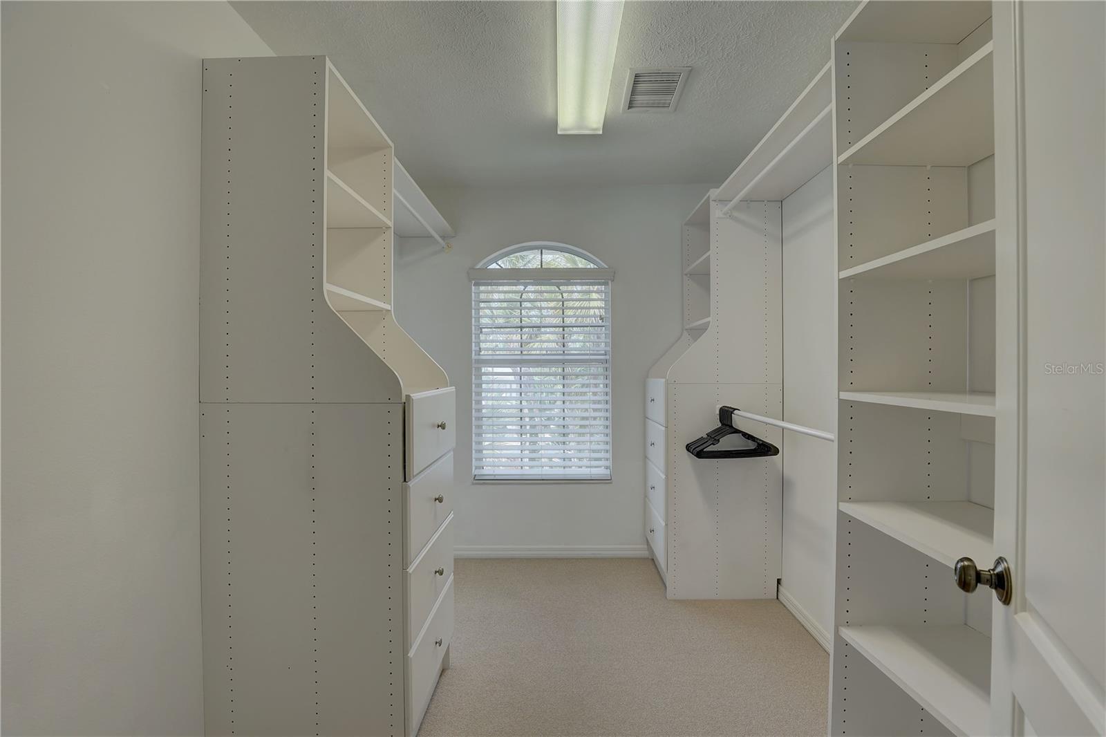 Image 33 of 67 For 9914 Alavista Drive