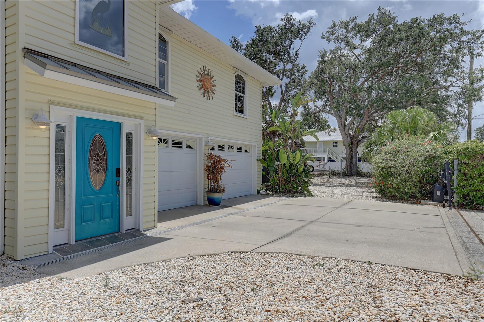 Image 5 of 67 For 9914 Alavista Drive