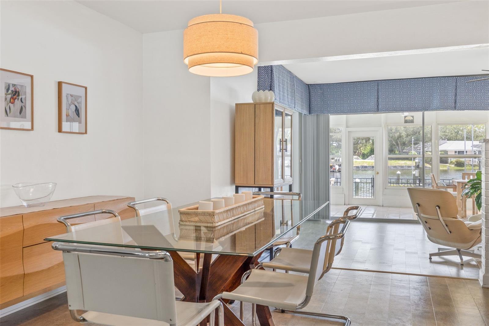 Image 11 of 75 For 1124 35th Avenue Ne