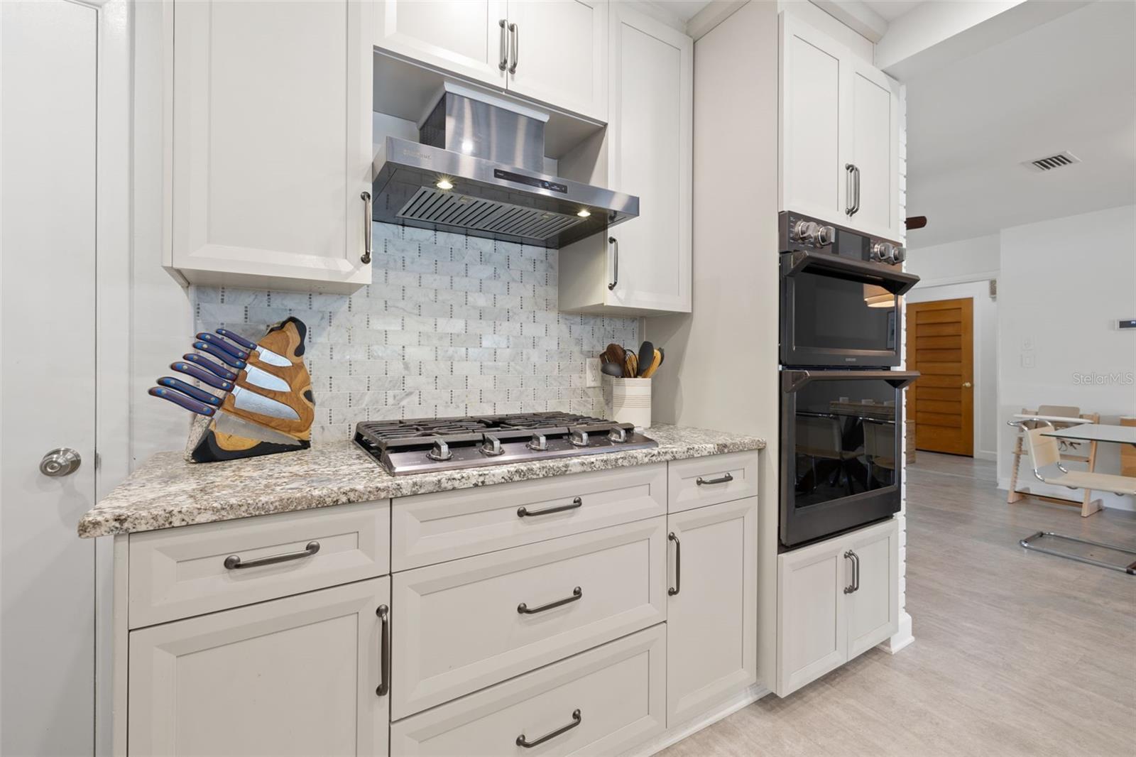 Image 17 of 75 For 1124 35th Avenue Ne