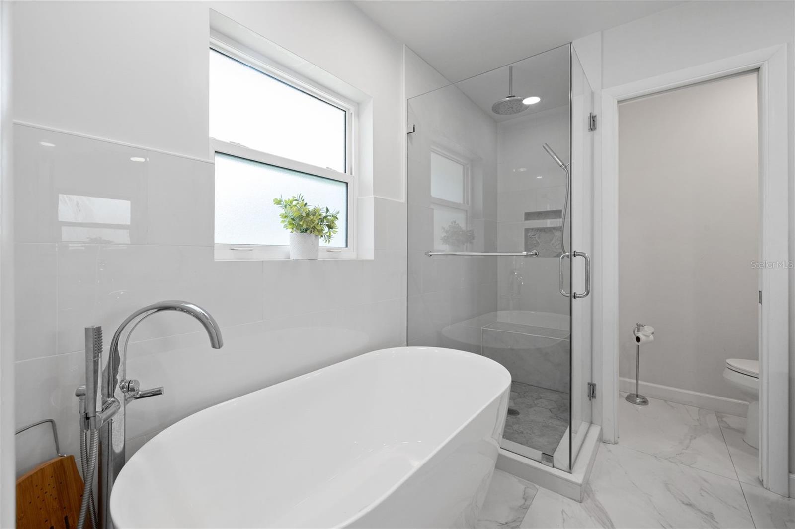 Image 31 of 75 For 1124 35th Avenue Ne
