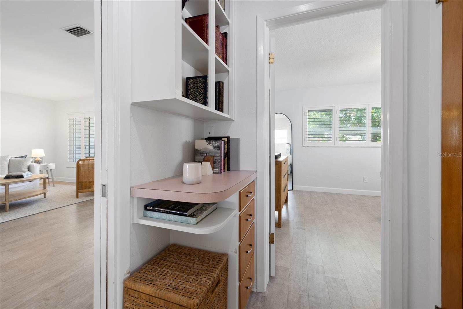 Image 35 of 75 For 1124 35th Avenue Ne
