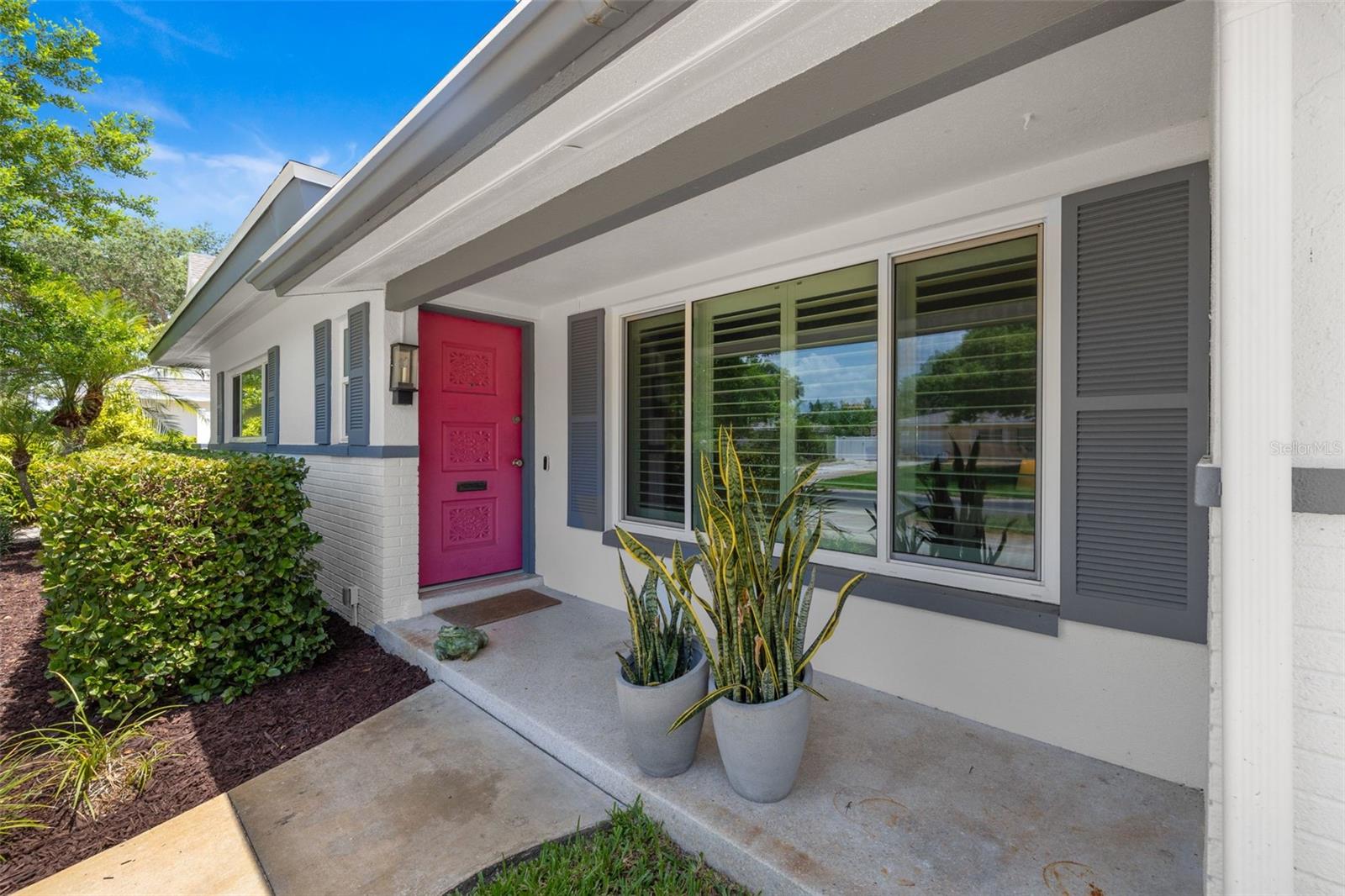 Image 4 of 75 For 1124 35th Avenue Ne