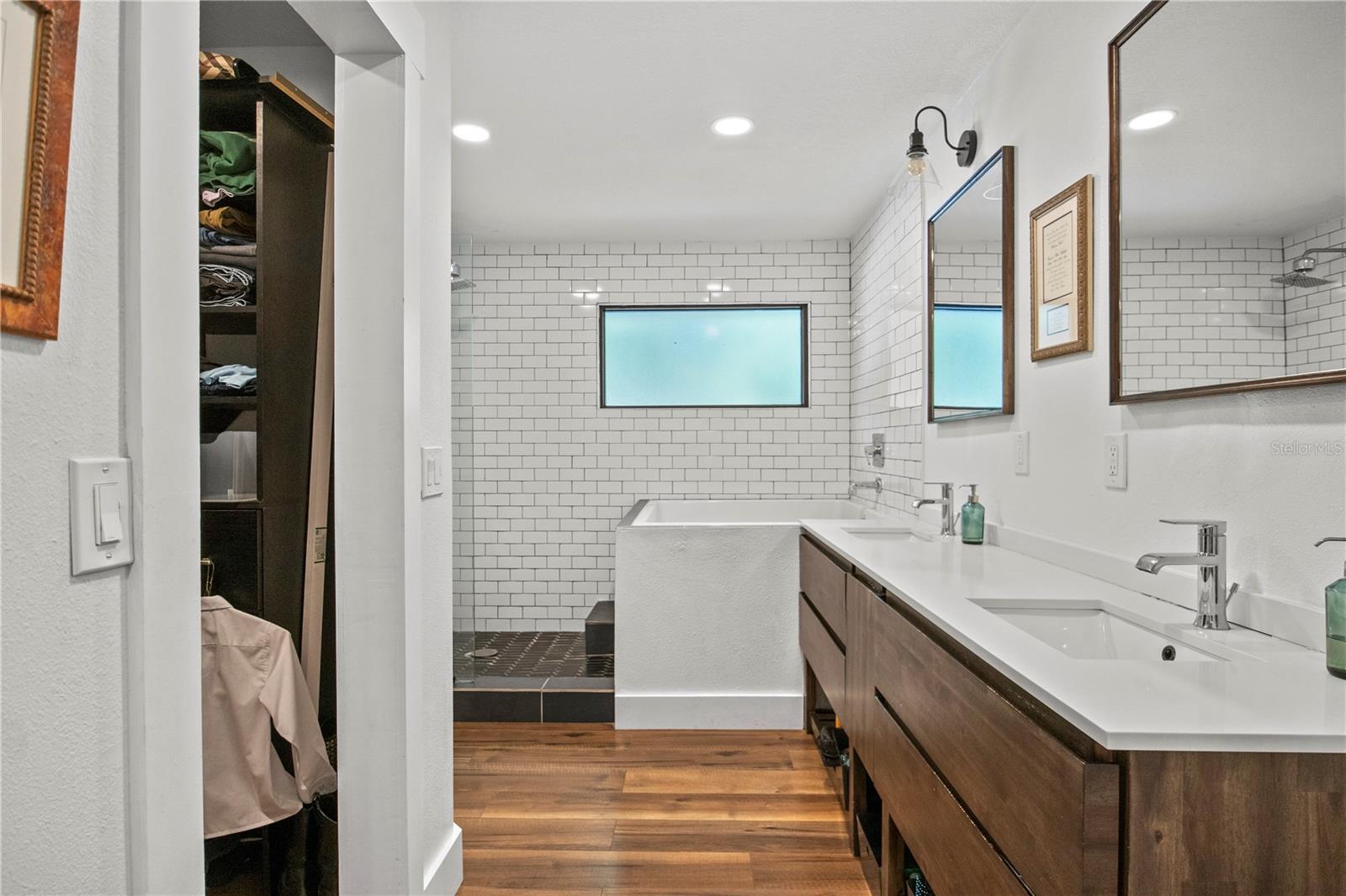 Image 15 of 24 For 3221 Oakellar Avenue