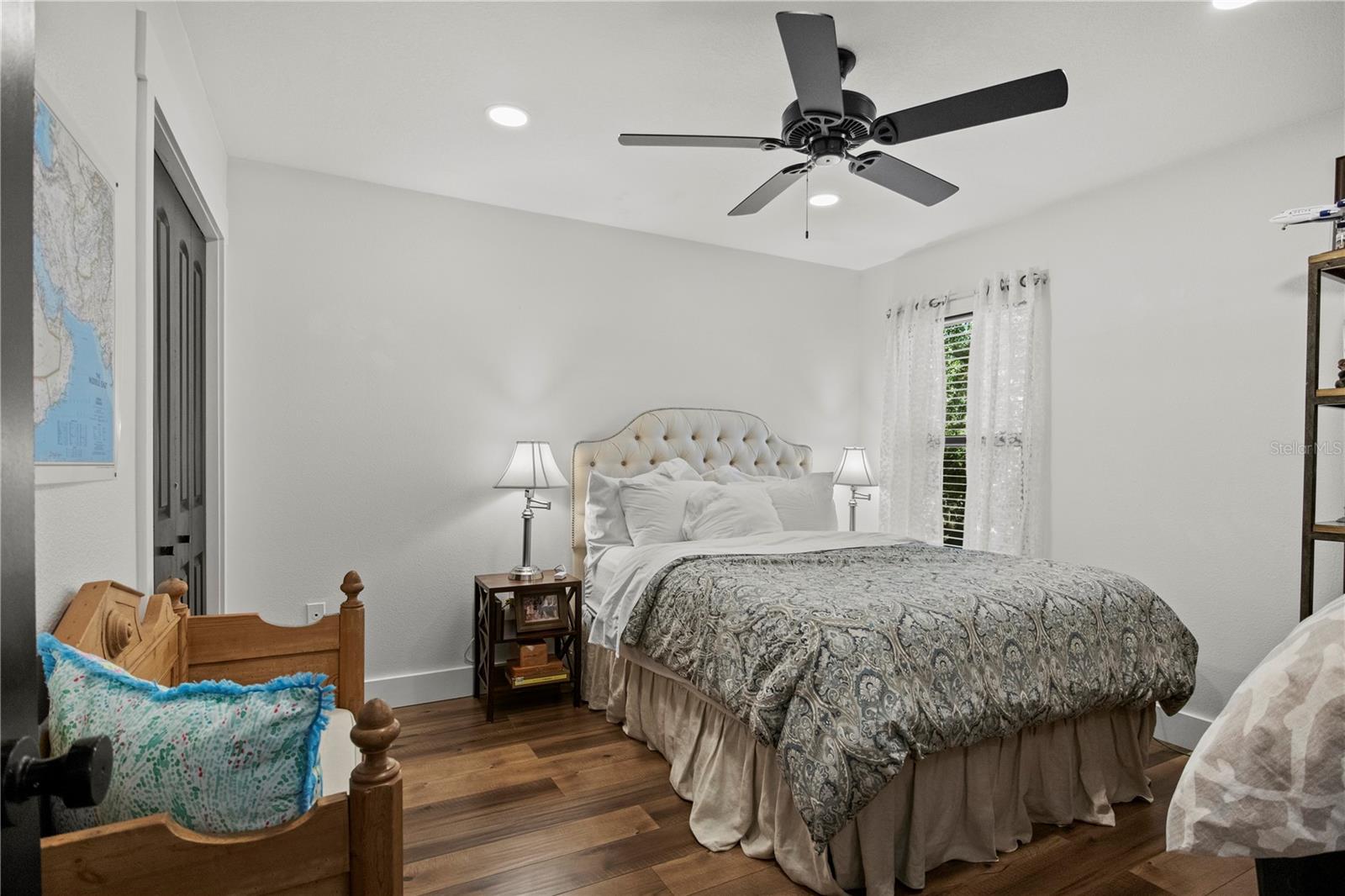 Image 19 of 24 For 3221 Oakellar Avenue