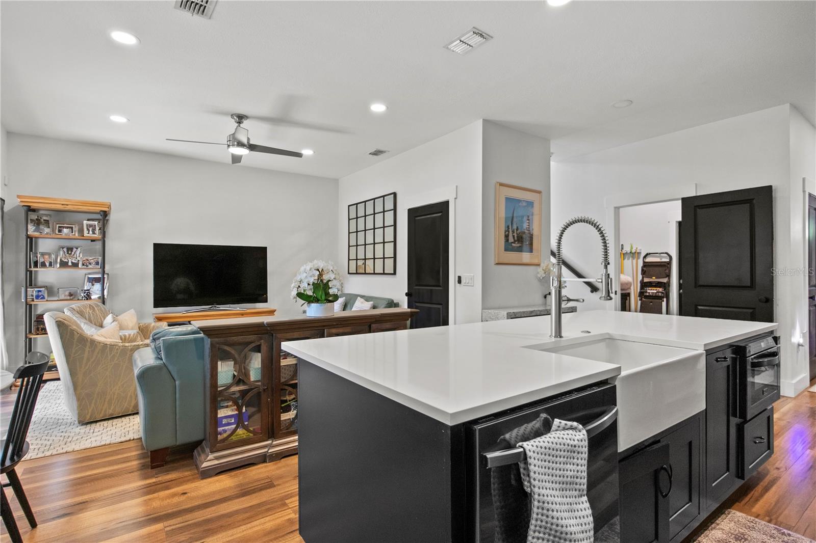 Image 6 of 24 For 3221 Oakellar Avenue