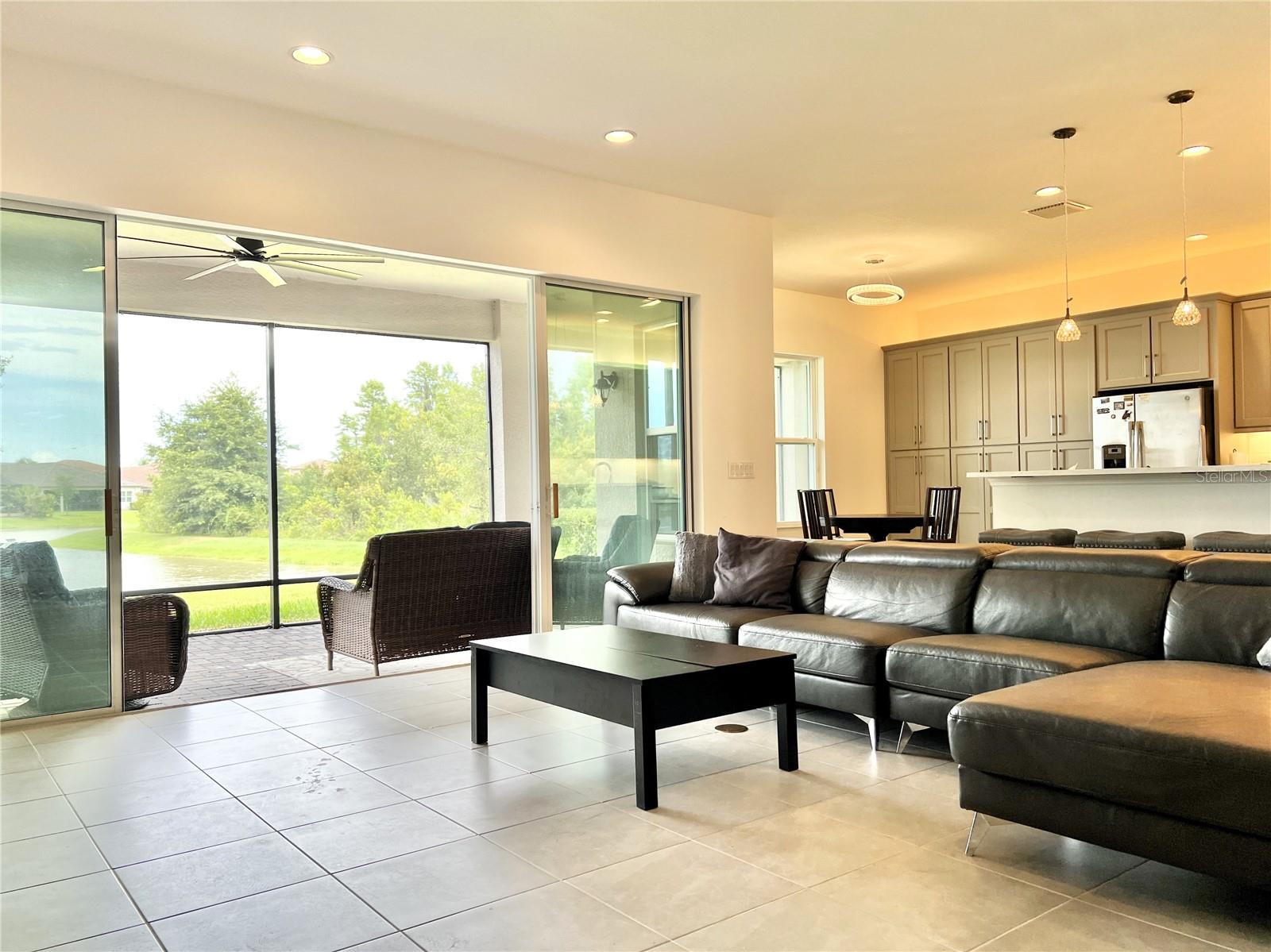 Image 12 of 21 For 31142 Lindentree Drive