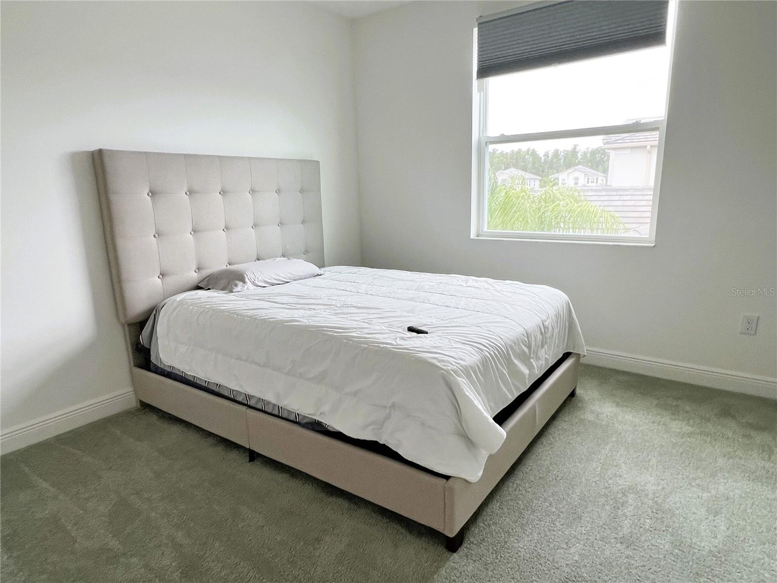 Image 18 of 21 For 31142 Lindentree Drive
