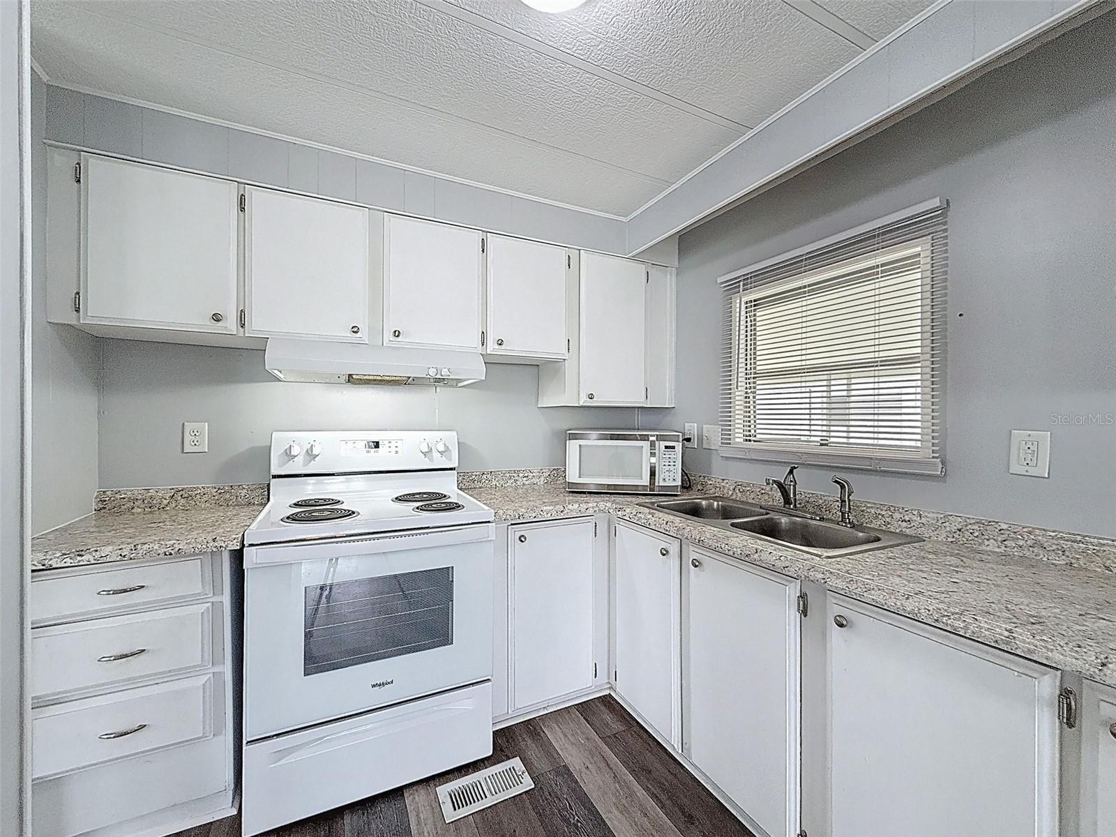Image 13 of 69 For 5150 Damsen Circle