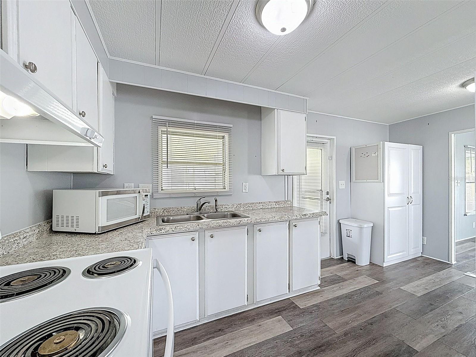 Image 14 of 69 For 5150 Damsen Circle