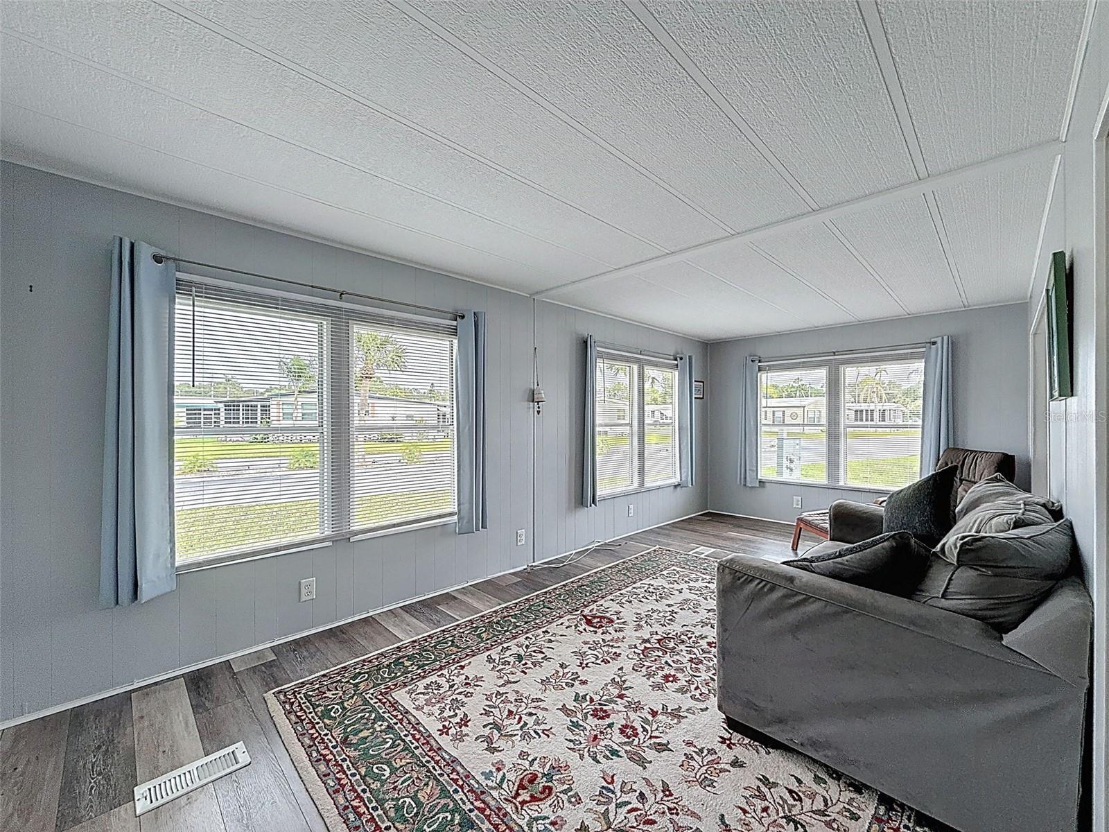 Image 15 of 69 For 5150 Damsen Circle