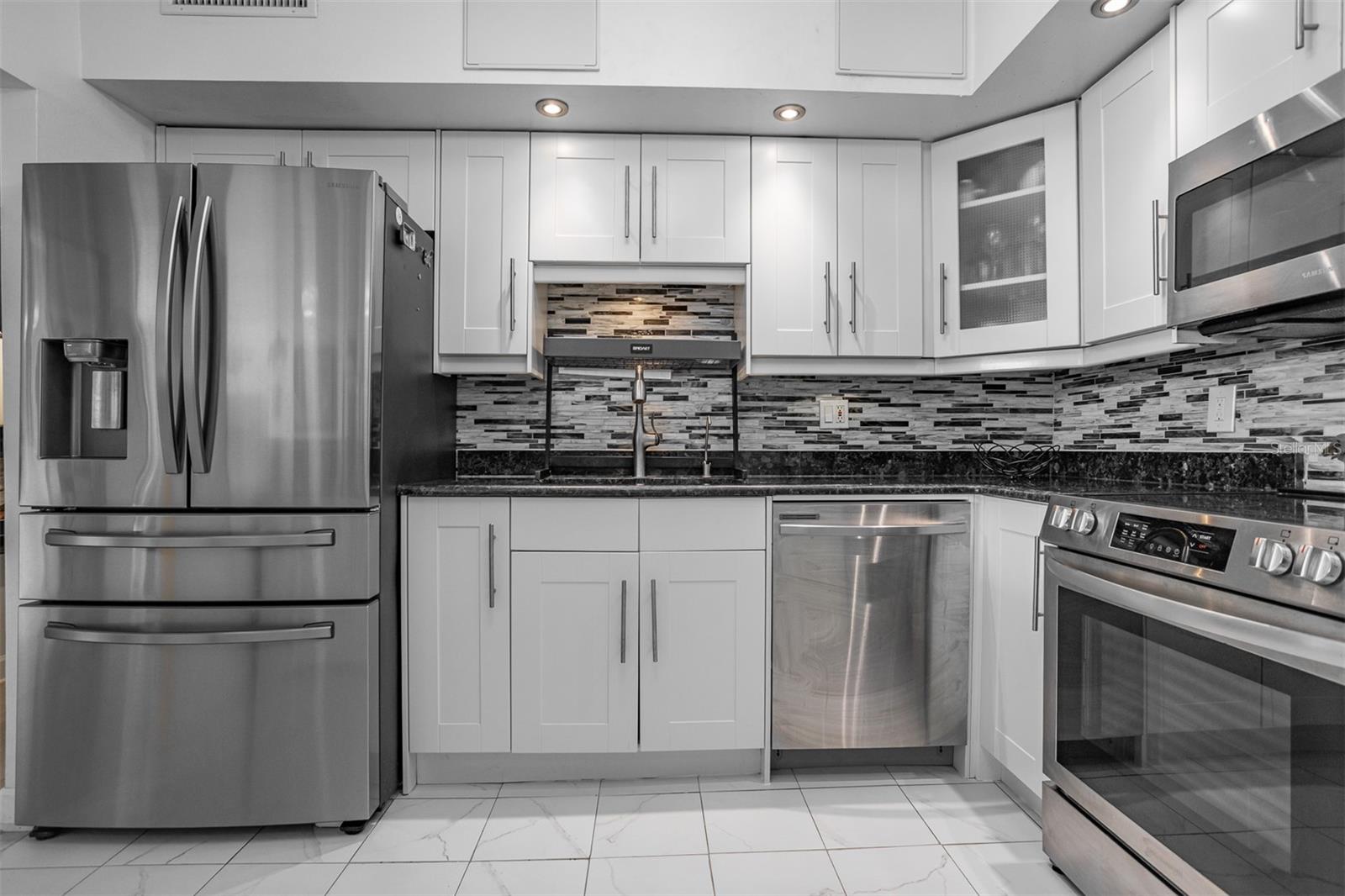 Image 60 of 84 For 30 Turner Street 202