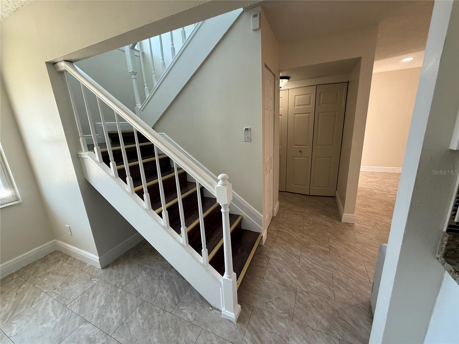 Image 12 of 42 For 10414 Rosemount Drive
