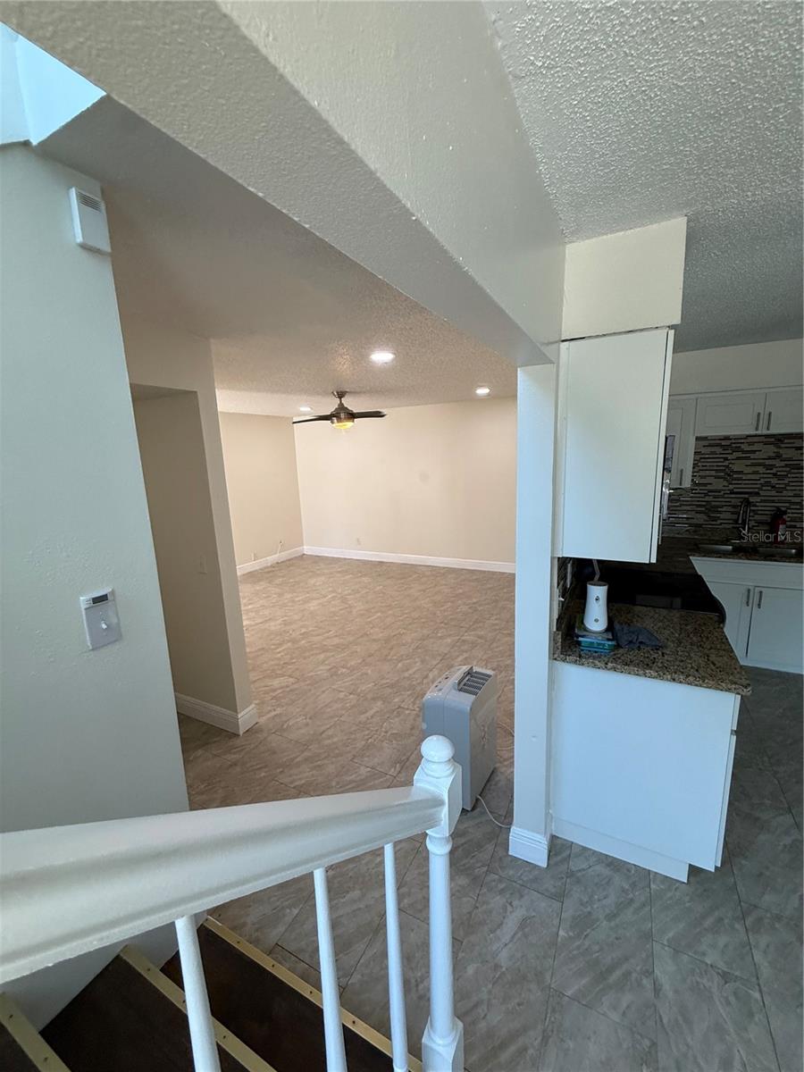 Image 13 of 42 For 10414 Rosemount Drive