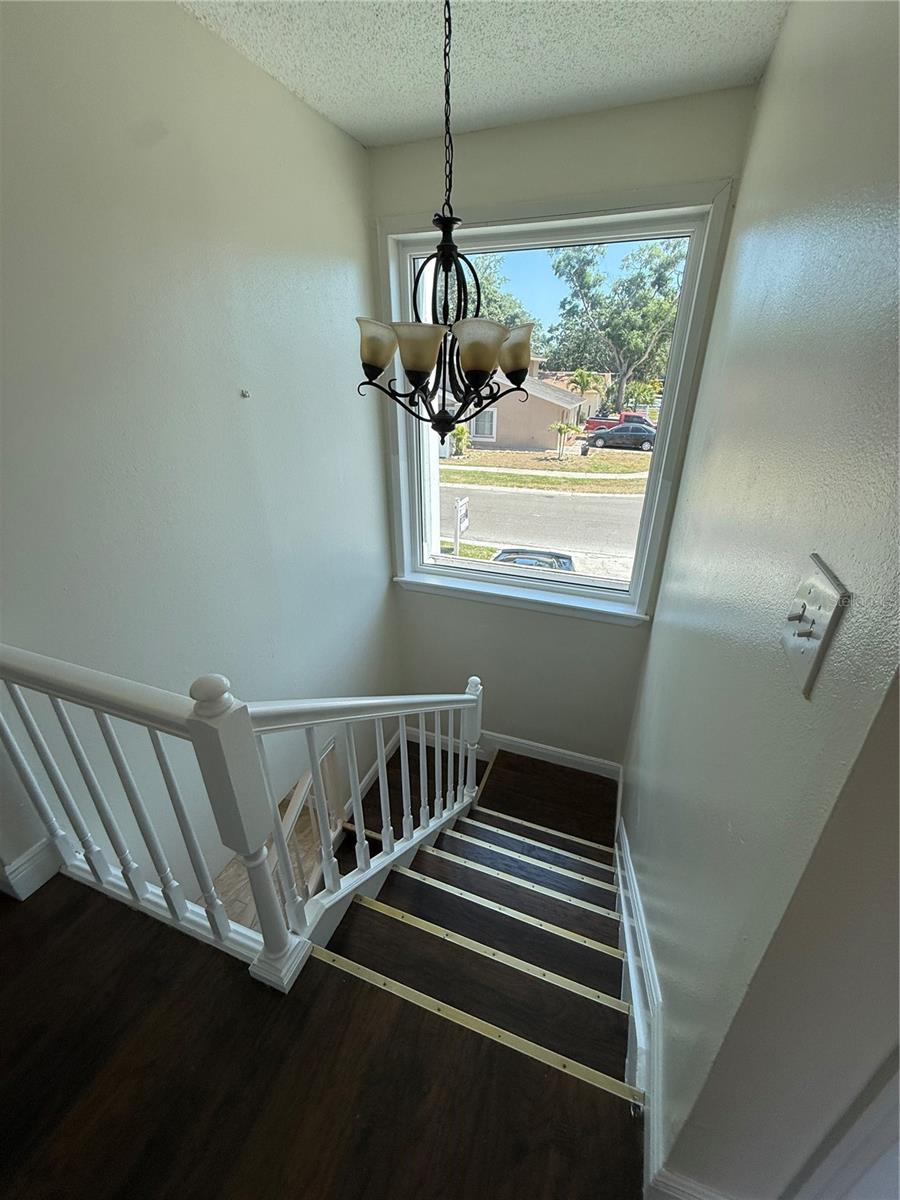 Image 14 of 42 For 10414 Rosemount Drive