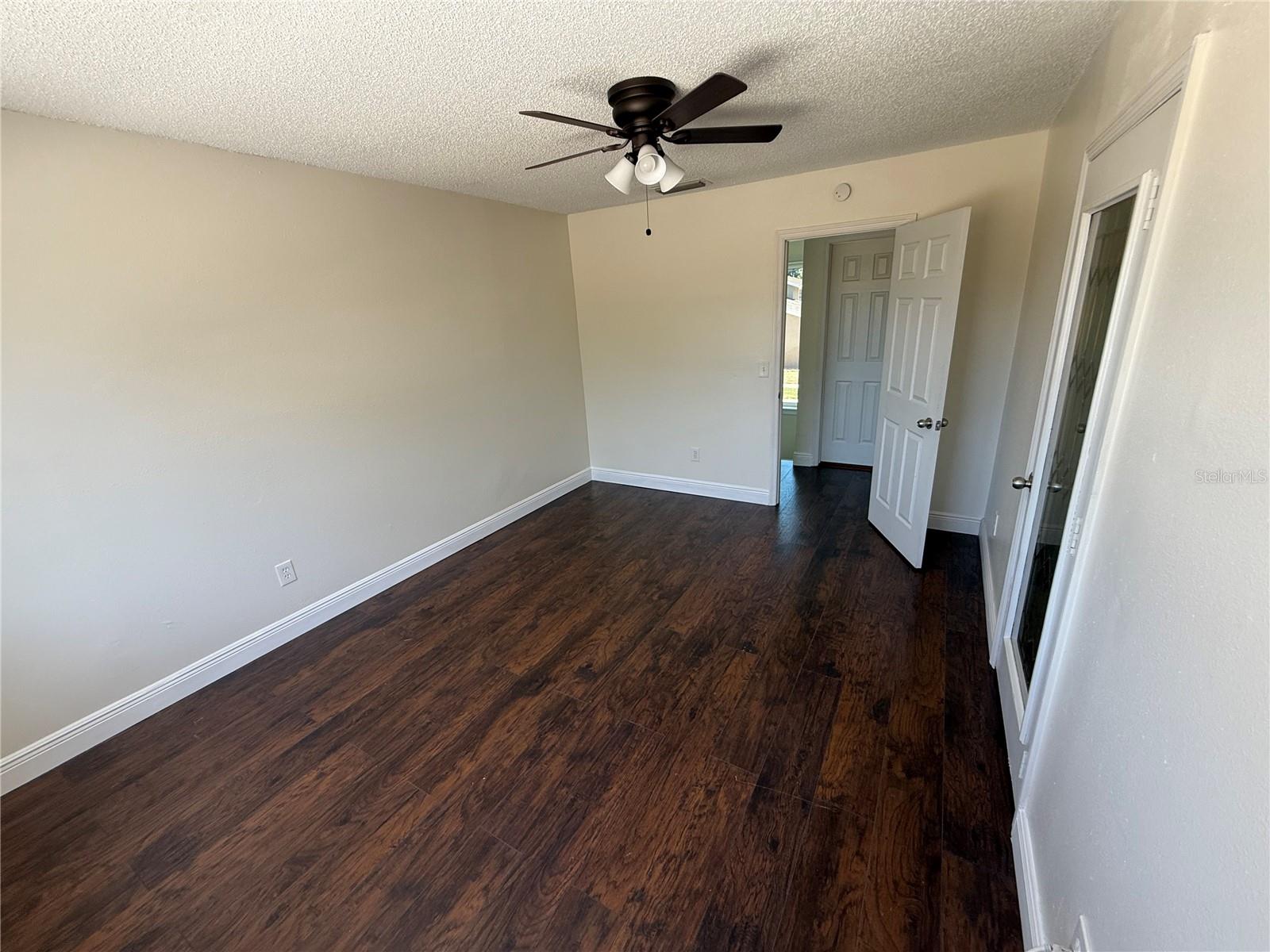 Image 19 of 42 For 10414 Rosemount Drive