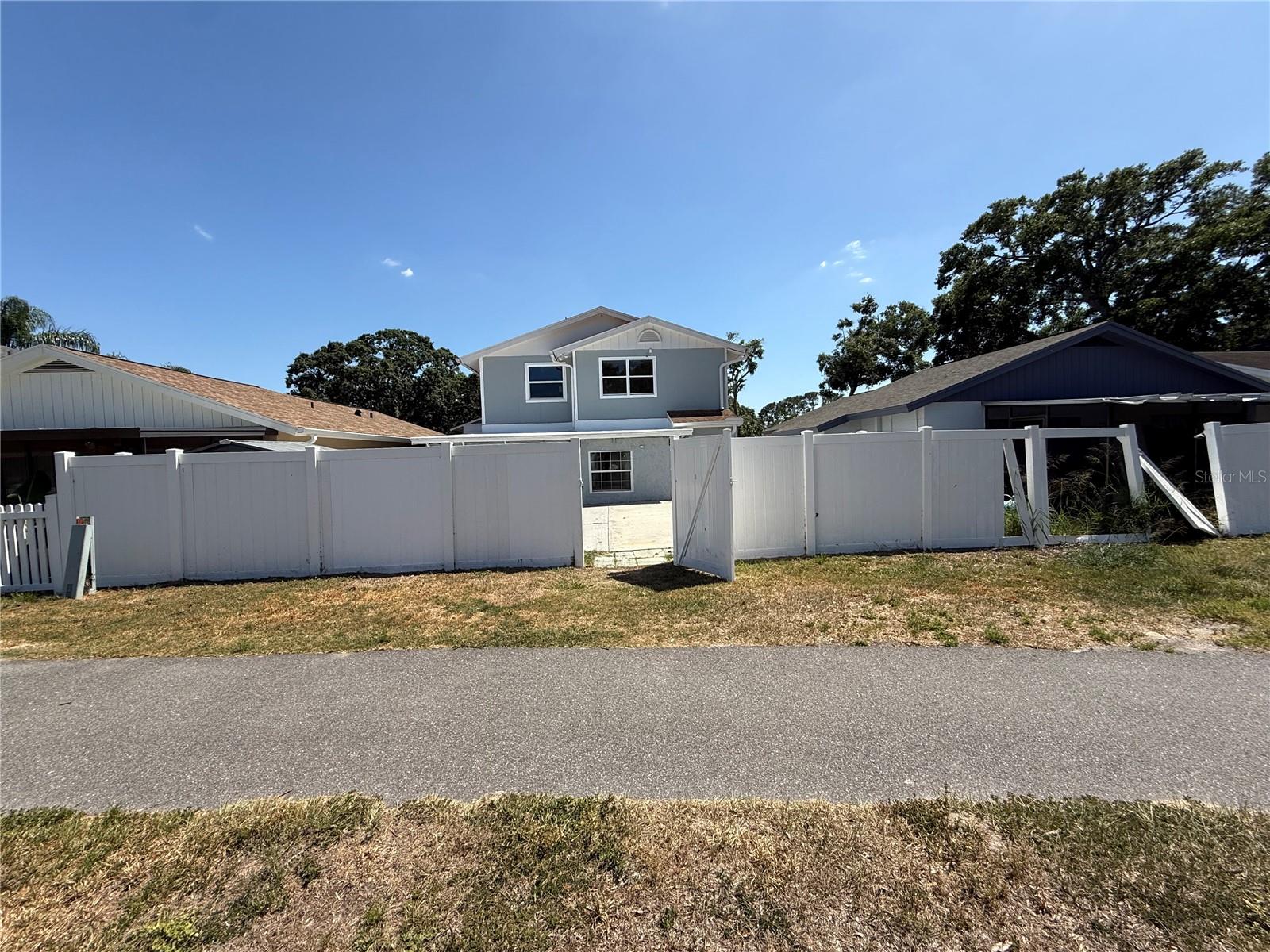 Image 37 of 42 For 10414 Rosemount Drive