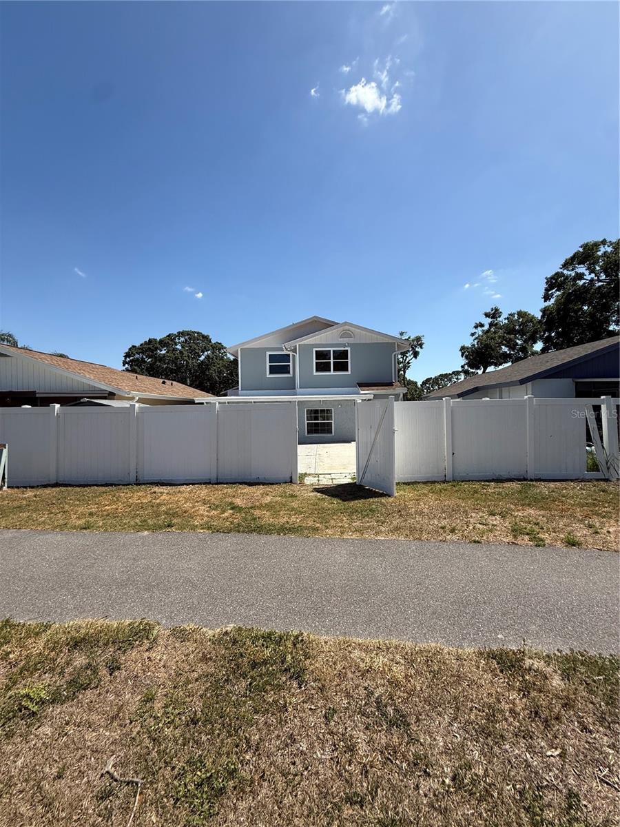 Image 39 of 42 For 10414 Rosemount Drive