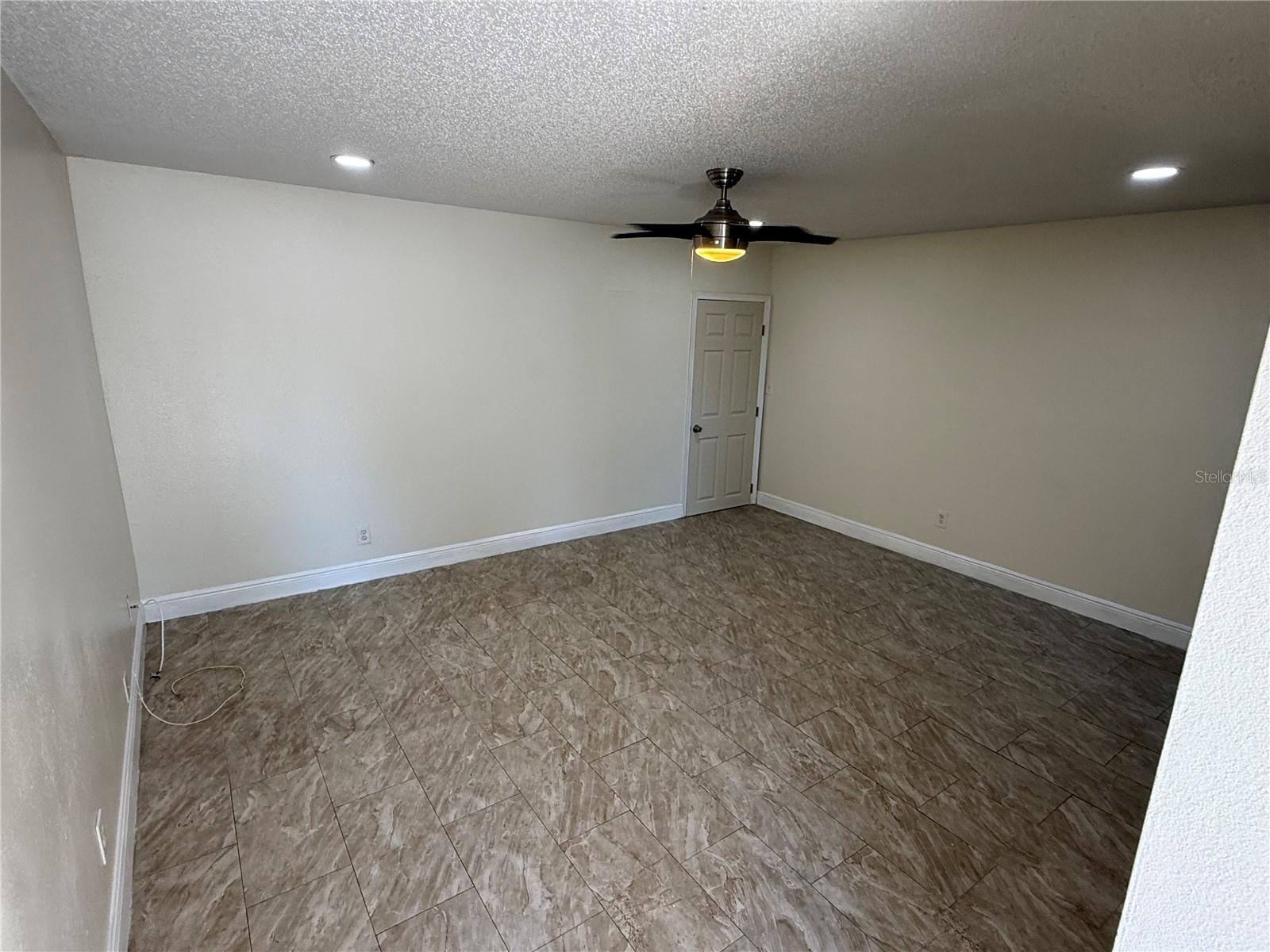 Image 4 of 42 For 10414 Rosemount Drive