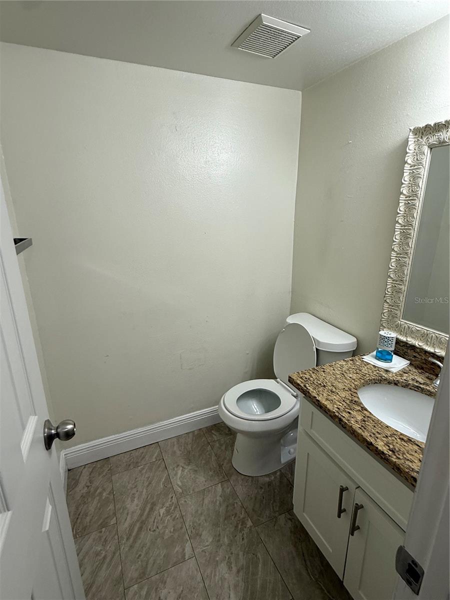 Image 5 of 42 For 10414 Rosemount Drive