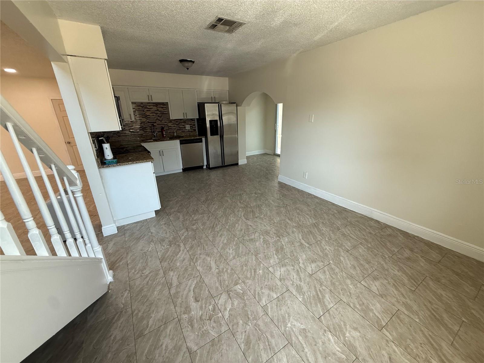 Image 7 of 42 For 10414 Rosemount Drive