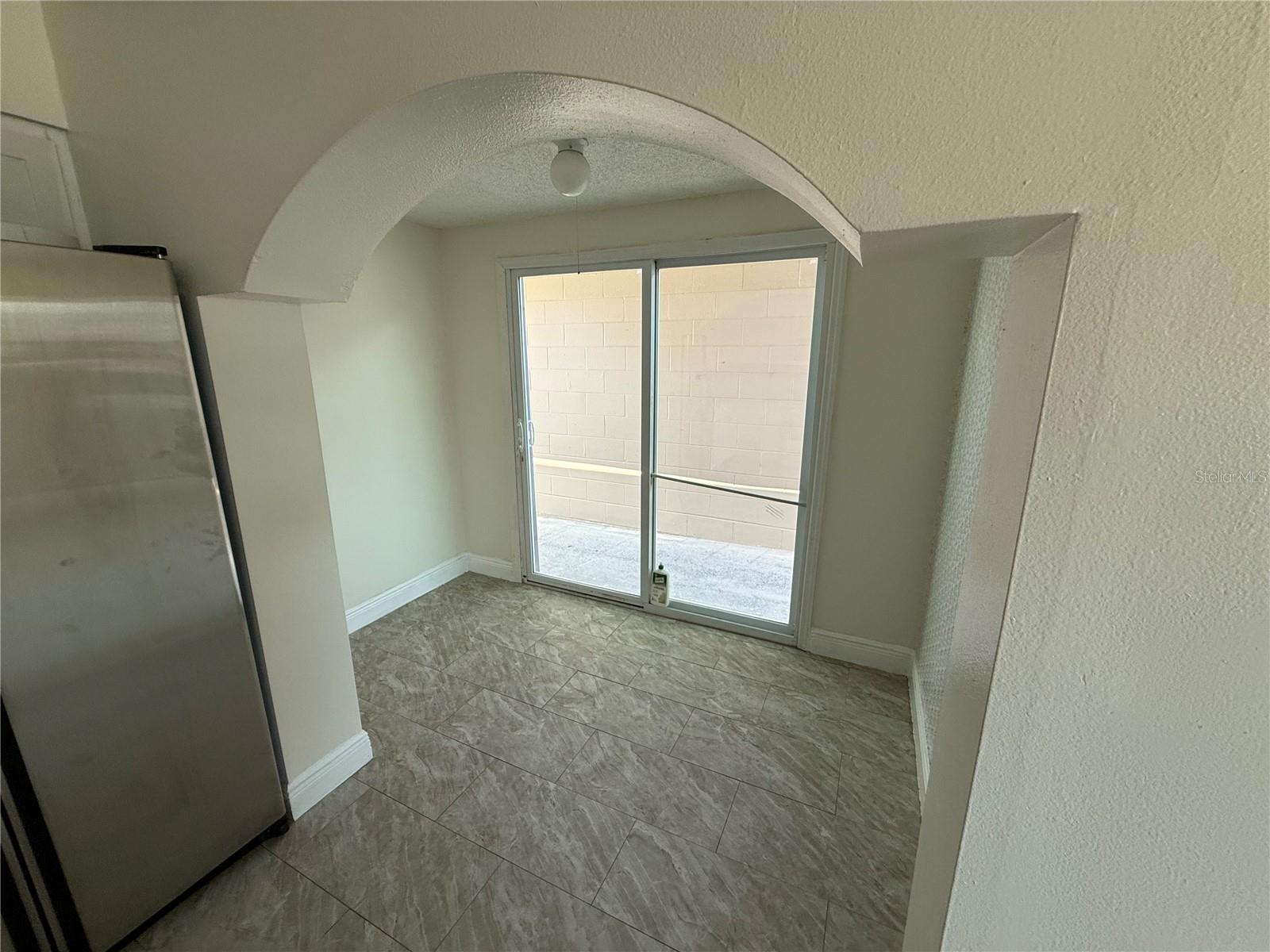 Image 8 of 42 For 10414 Rosemount Drive