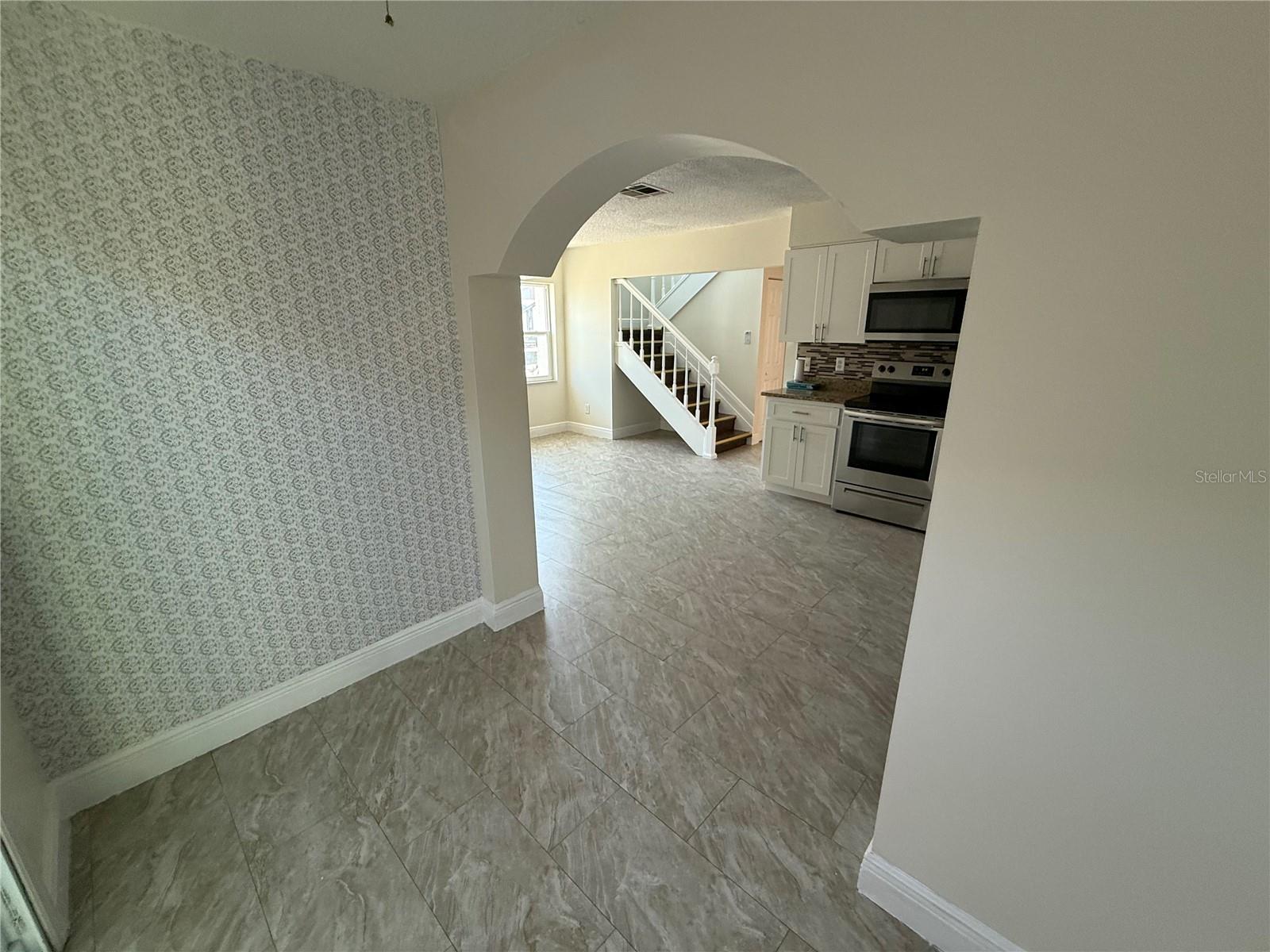 Image 9 of 42 For 10414 Rosemount Drive