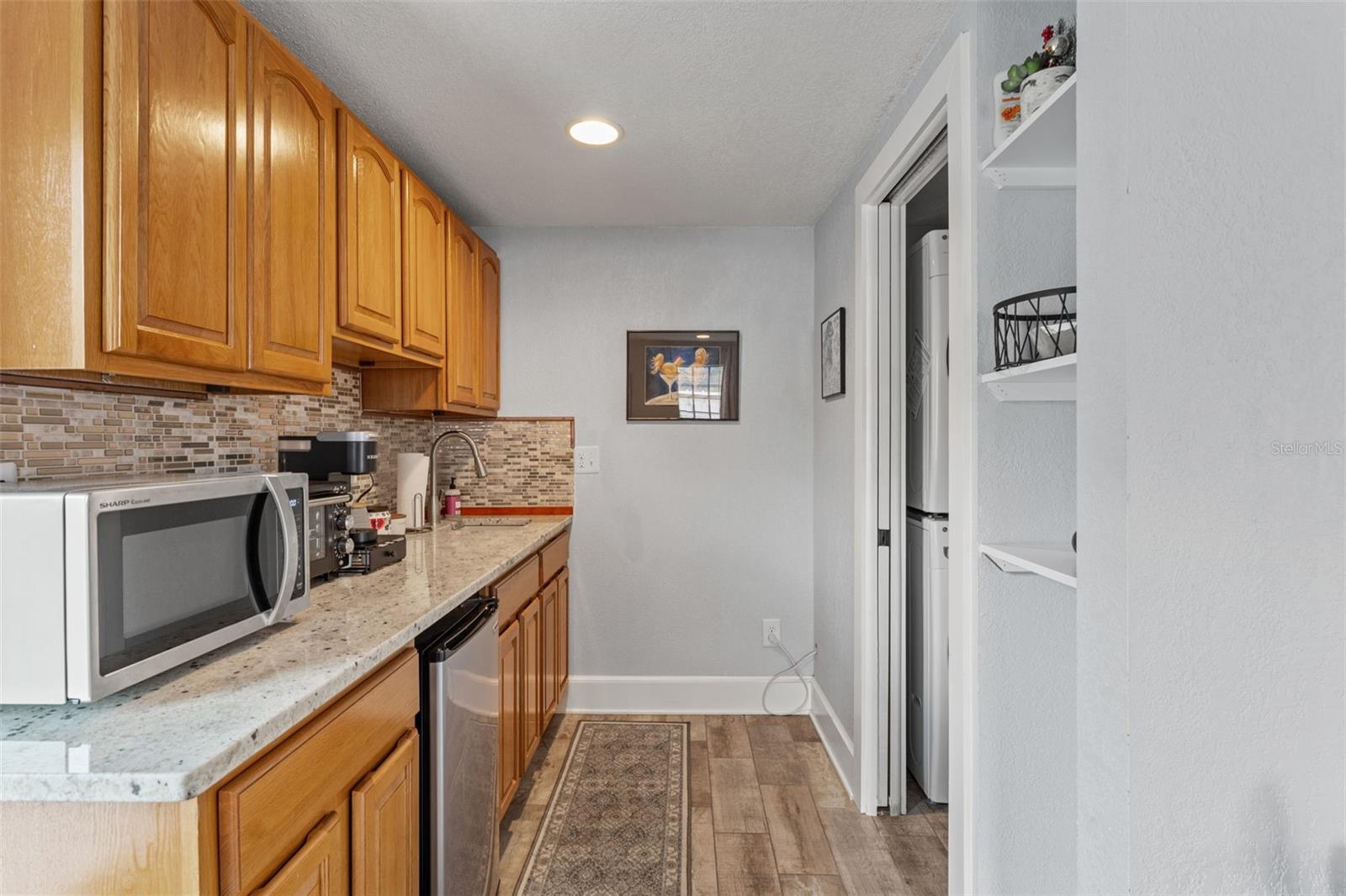 Image 21 of 33 For 921 Coral Street