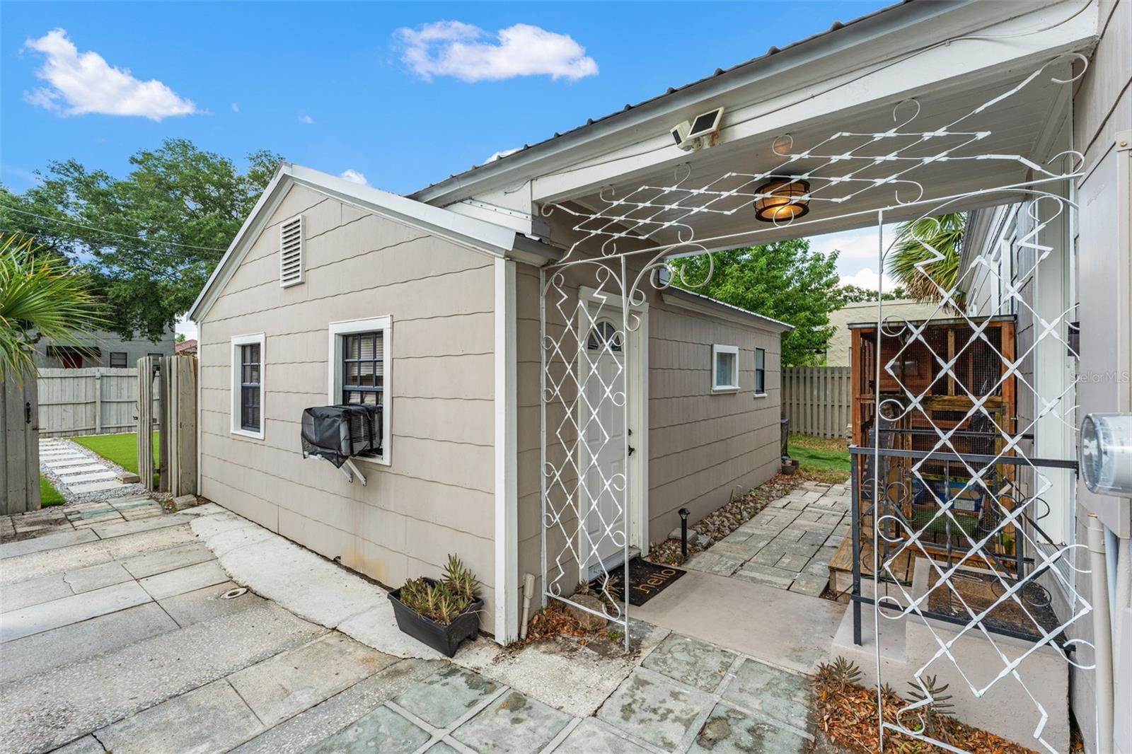 Image 4 of 33 For 921 Coral Street