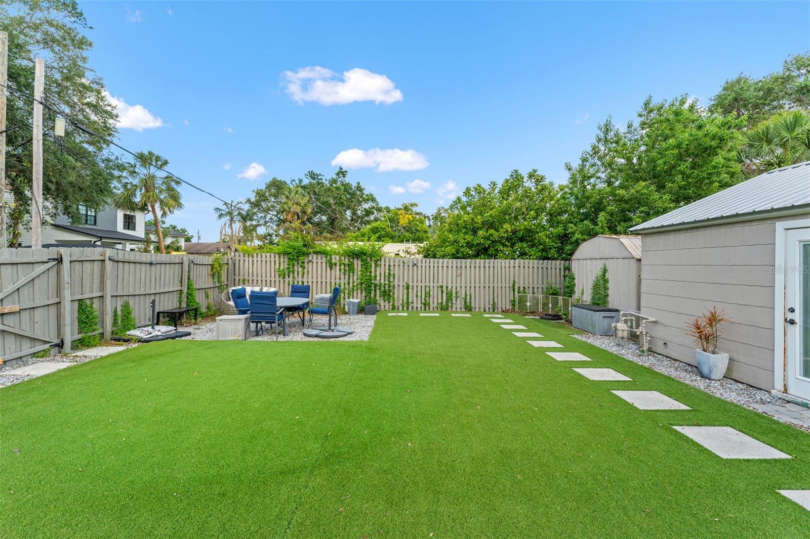 Image 5 of 33 For 921 Coral Street