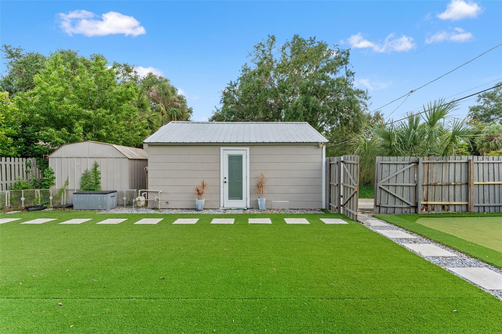Image 7 of 33 For 921 Coral Street