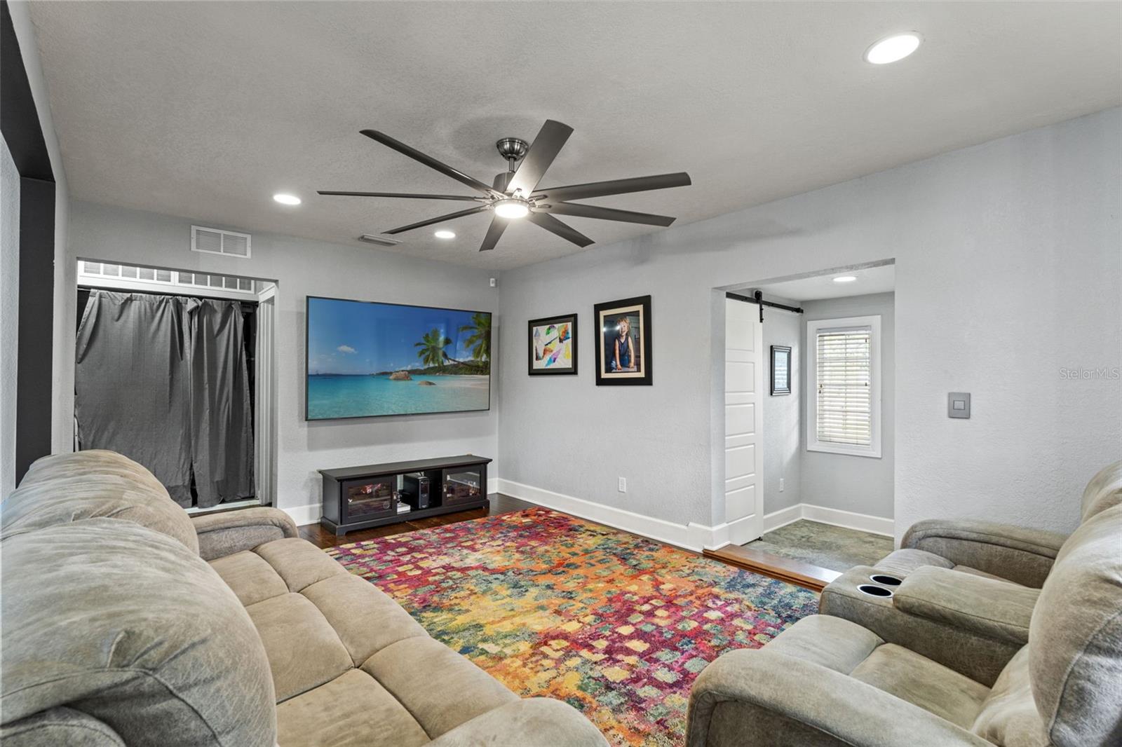 Image 8 of 33 For 921 Coral Street
