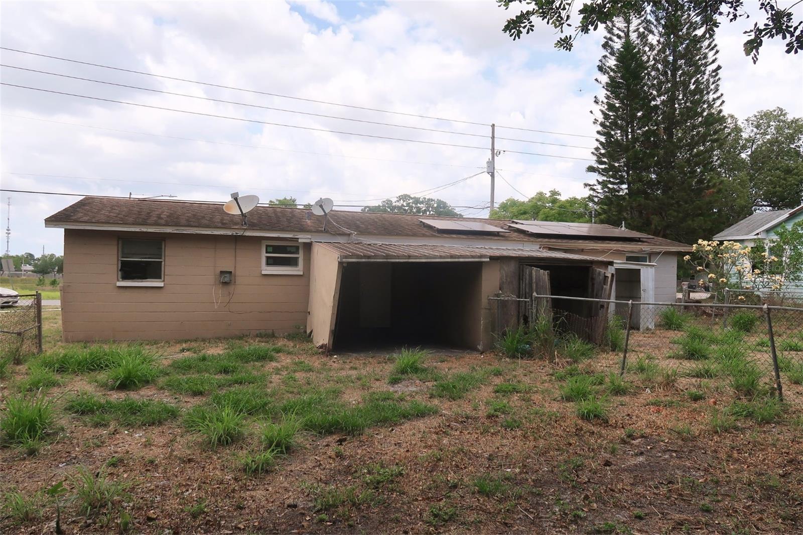 Listing photo id 14 for 4628 58th Avenue N