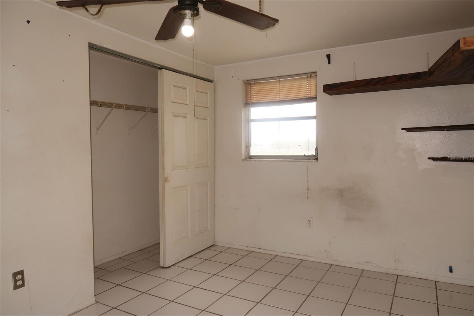 Listing photo id 7 for 4628 58th Avenue N