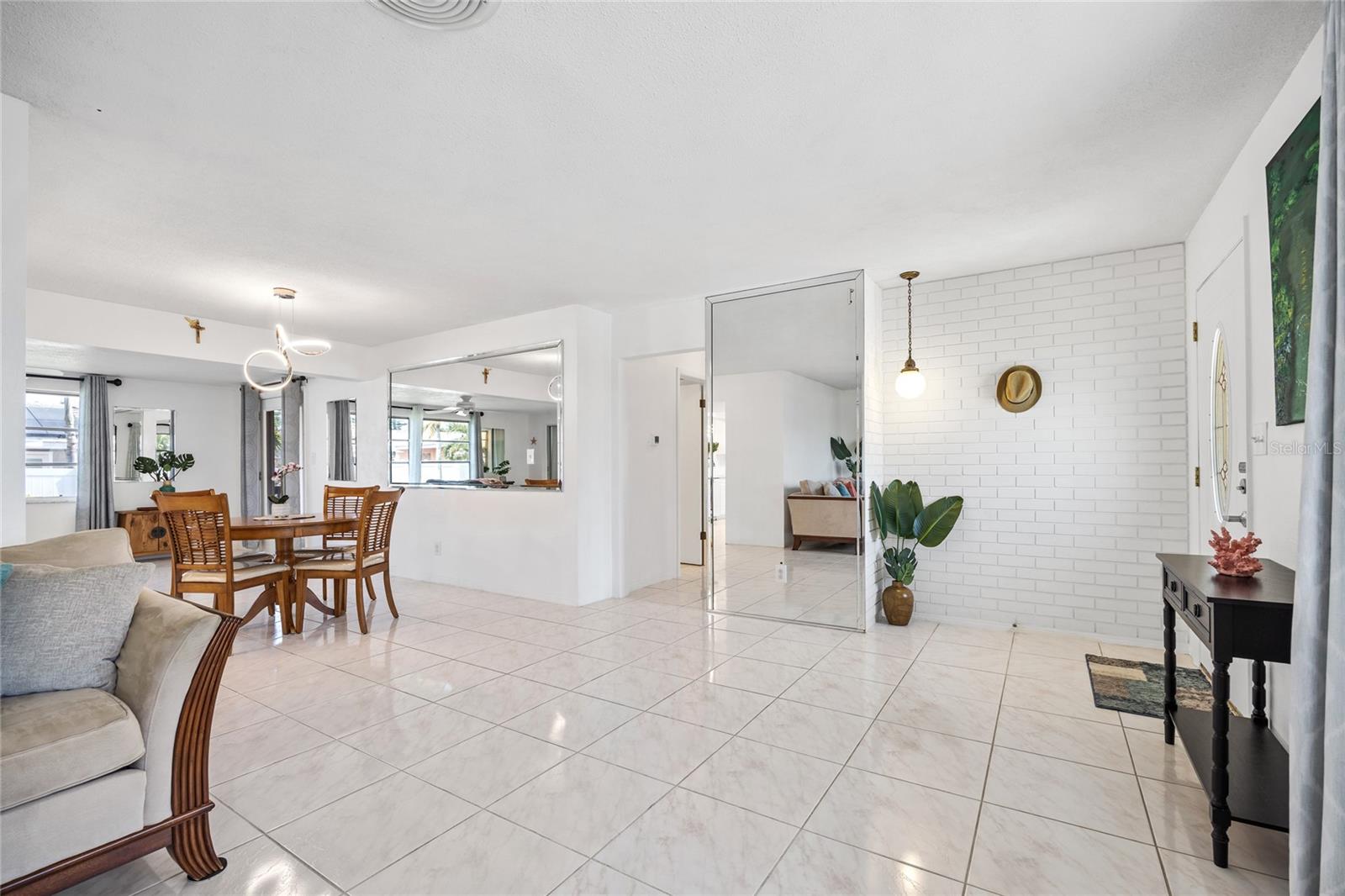 Image 10 of 42 For 11225 59th Avenue