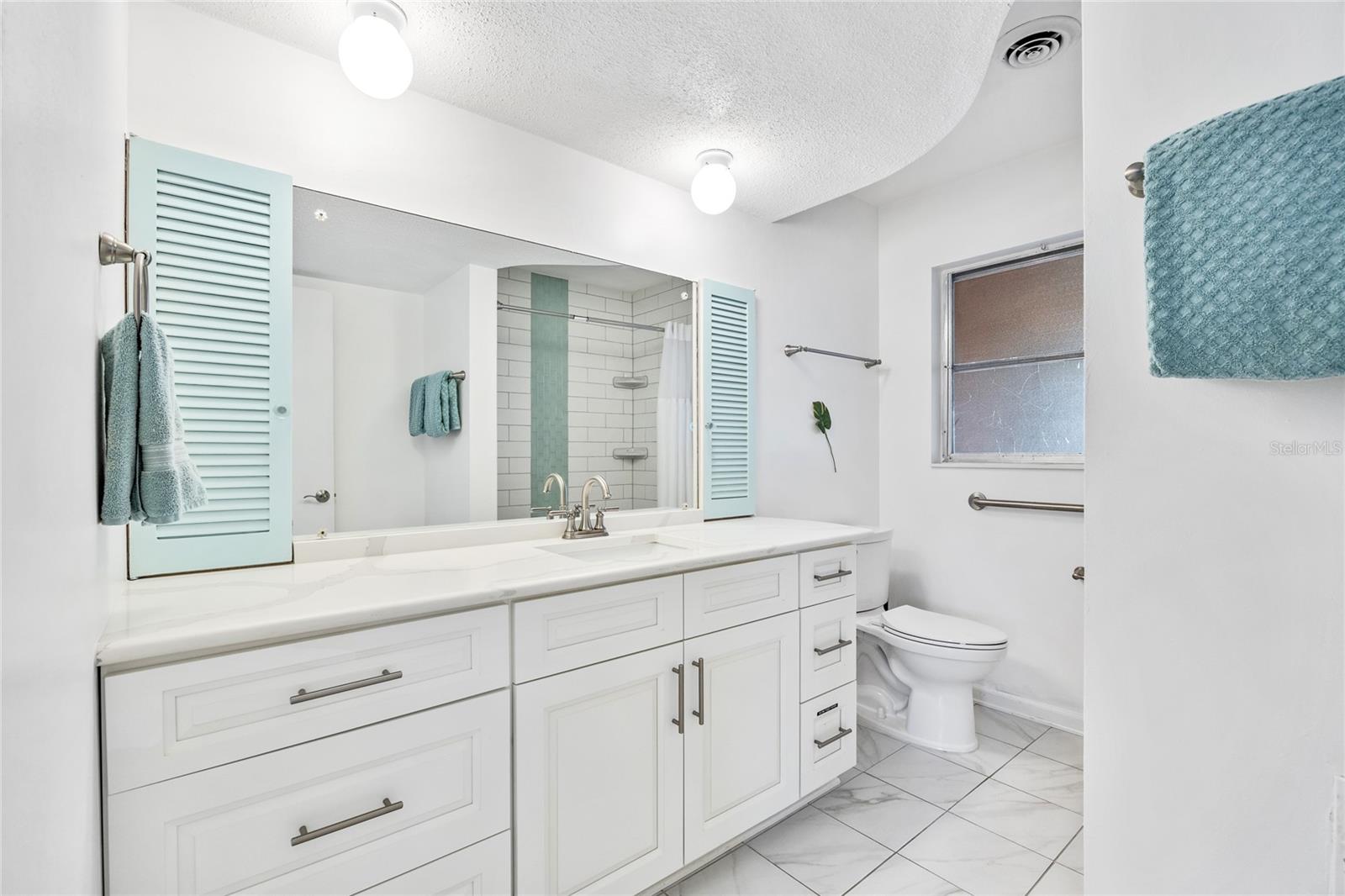 Image 23 of 42 For 11225 59th Avenue