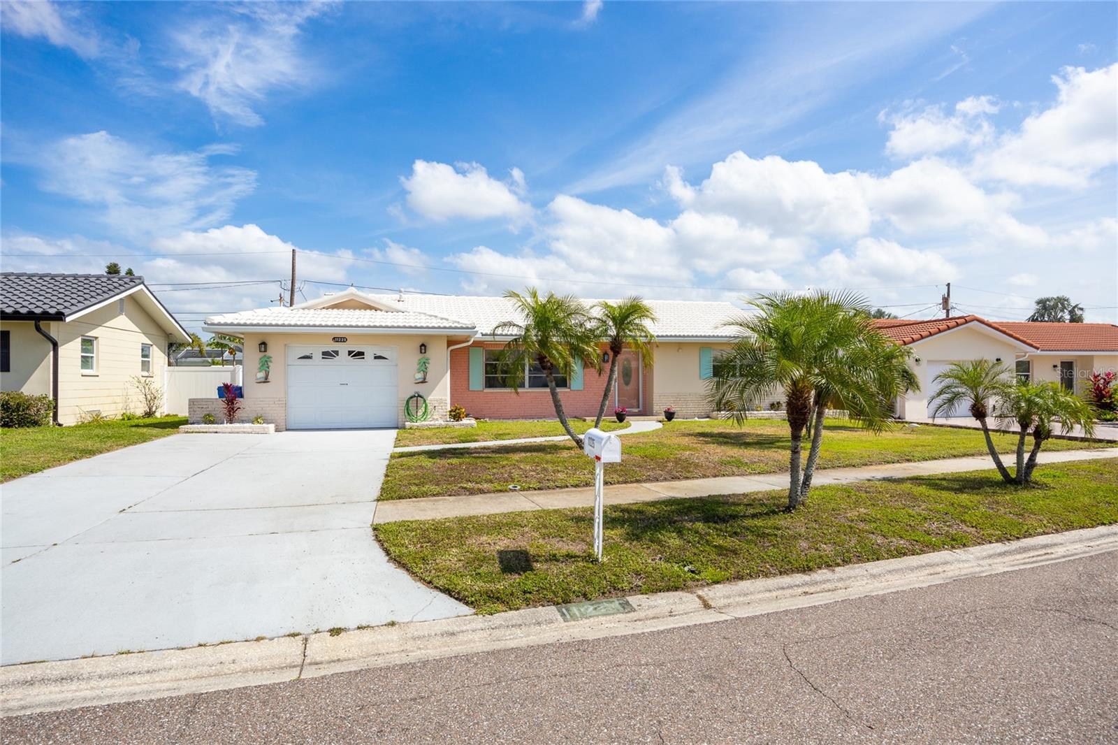 Image 3 of 42 For 11225 59th Avenue