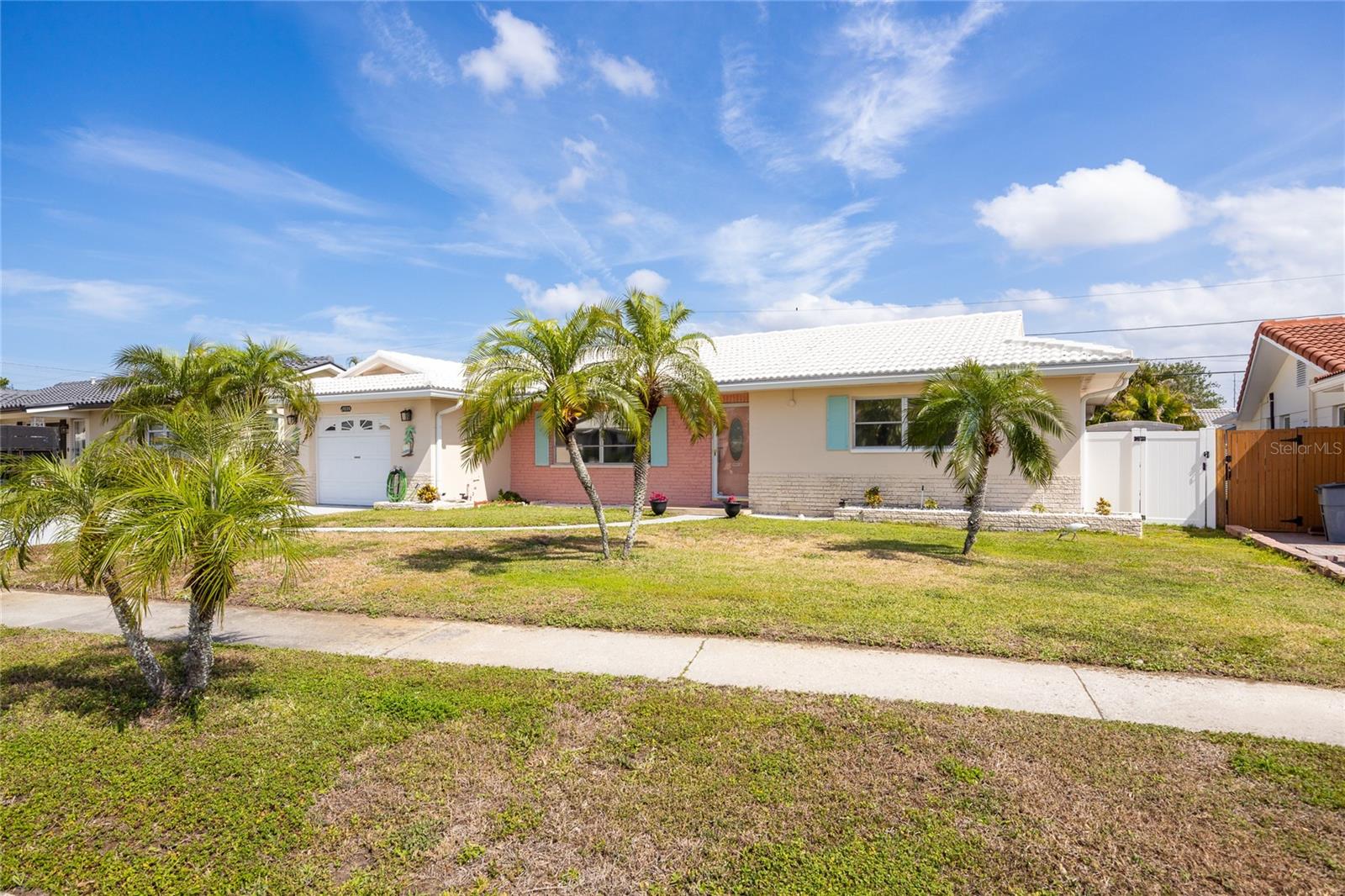 Image 6 of 42 For 11225 59th Avenue