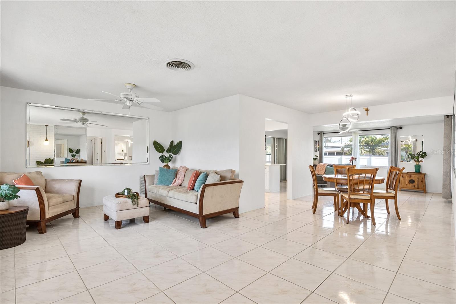 Image 7 of 42 For 11225 59th Avenue